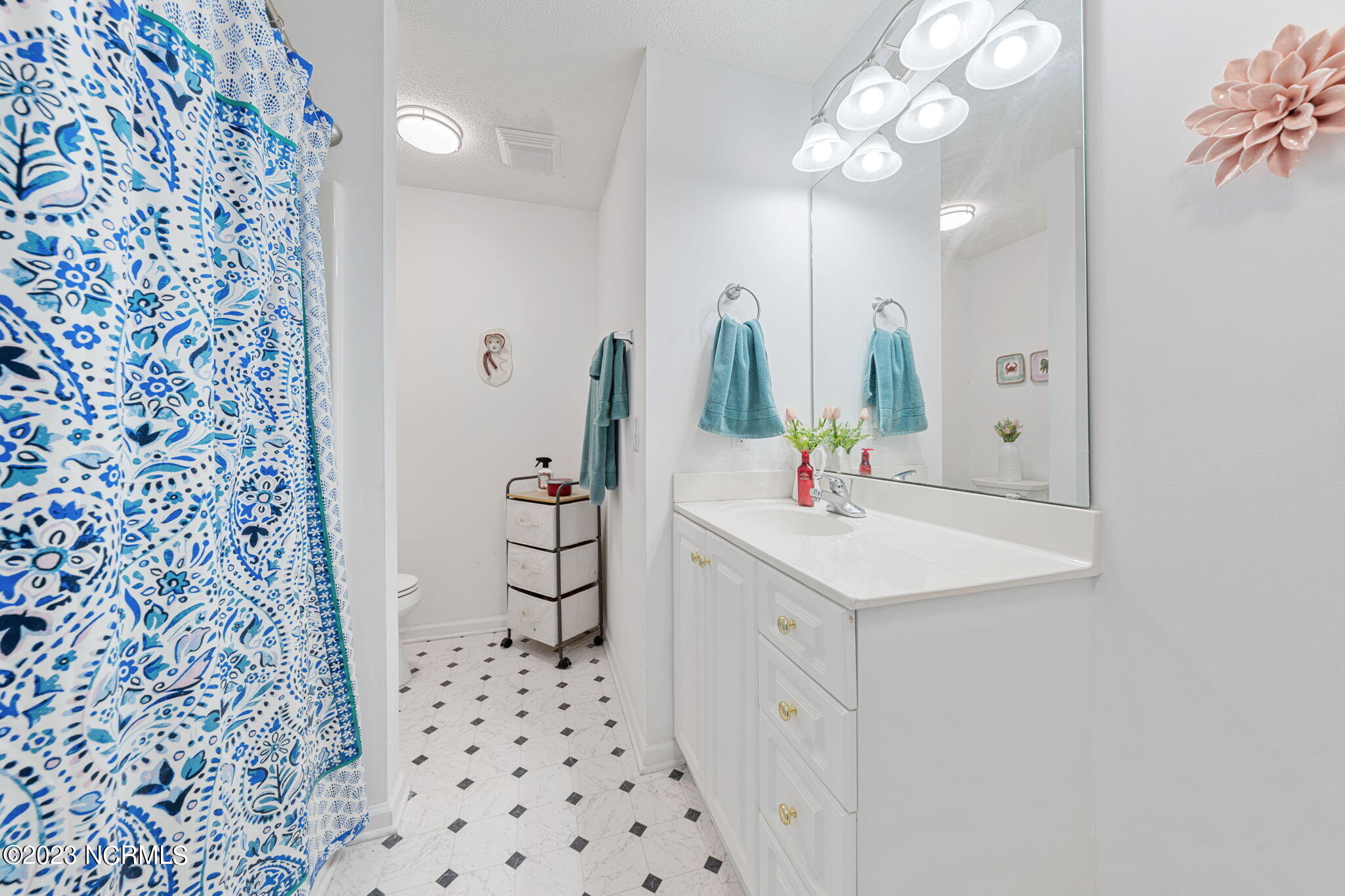 4140 Breezewood Drive Apt 203