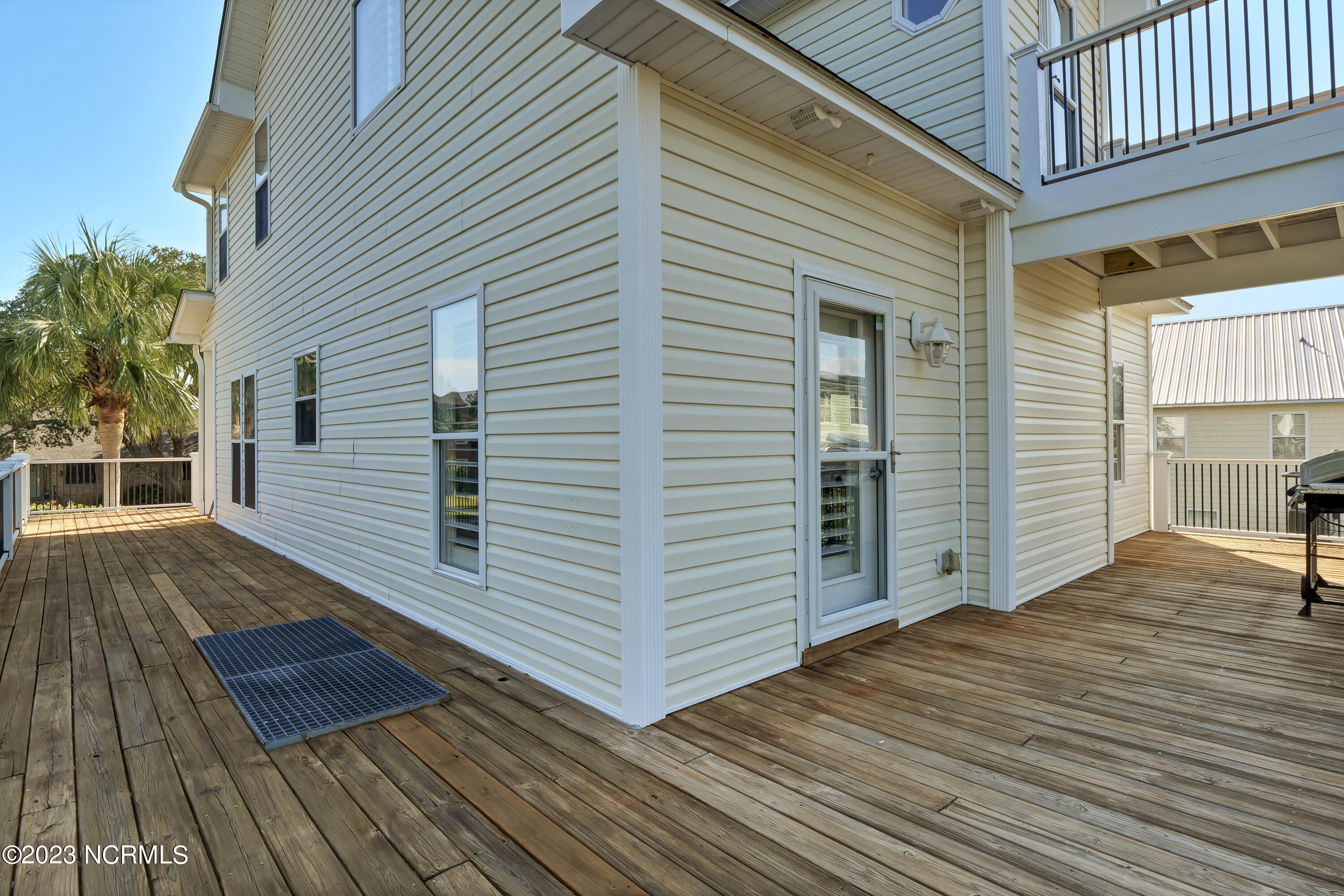 208 Peninsula Drive