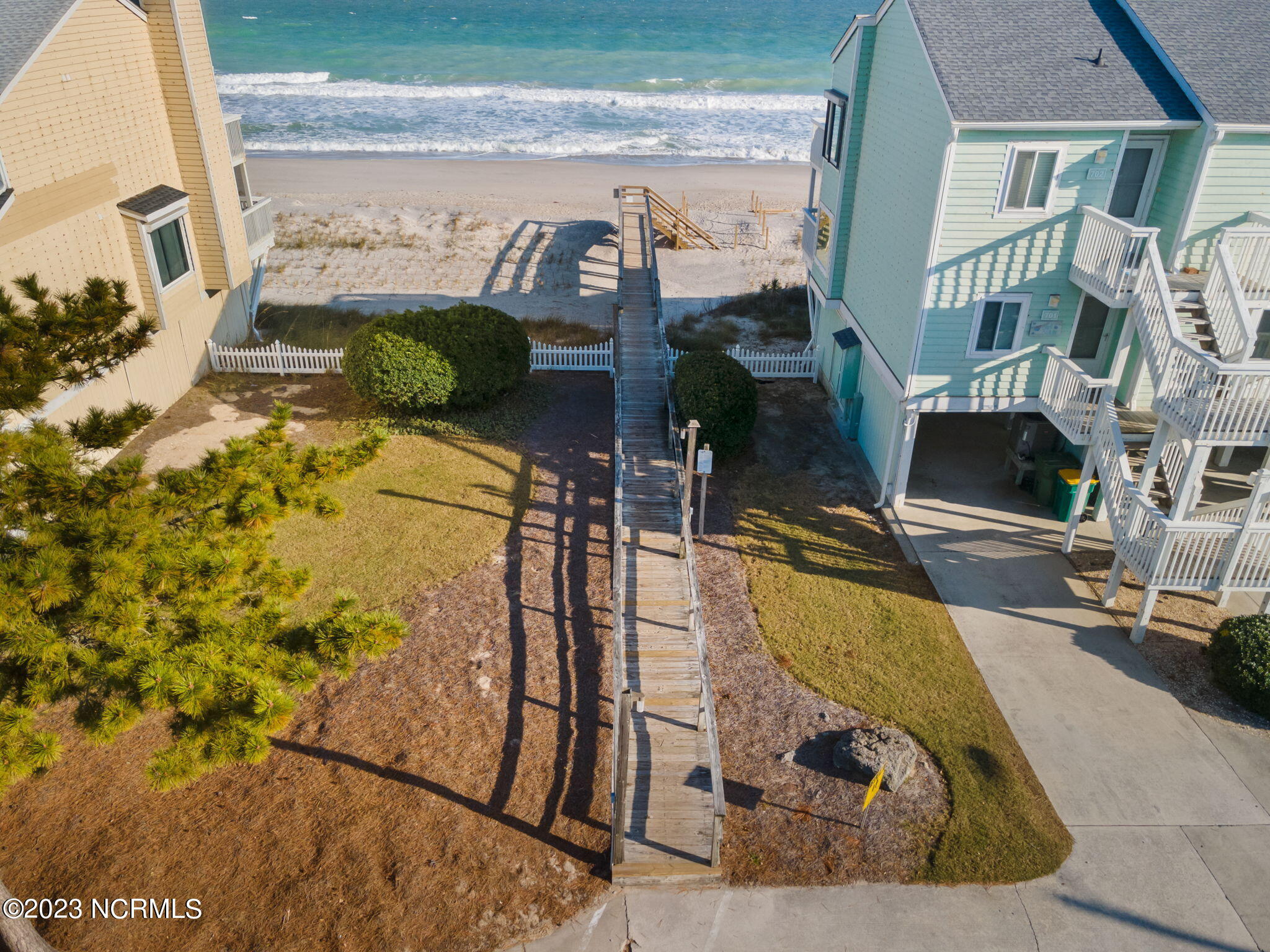 505 Pelican Court, 505