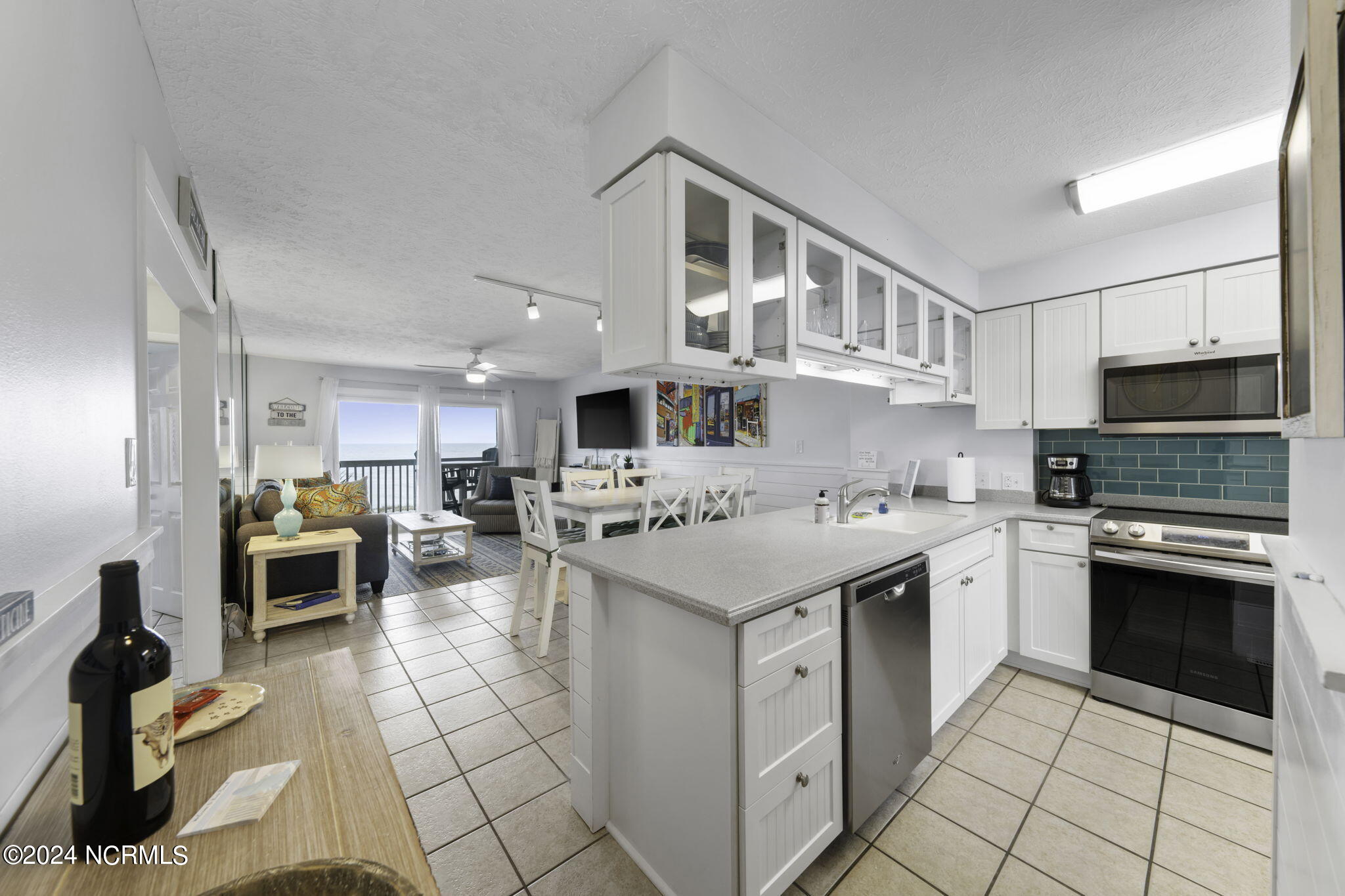 505 Pelican Court, 505