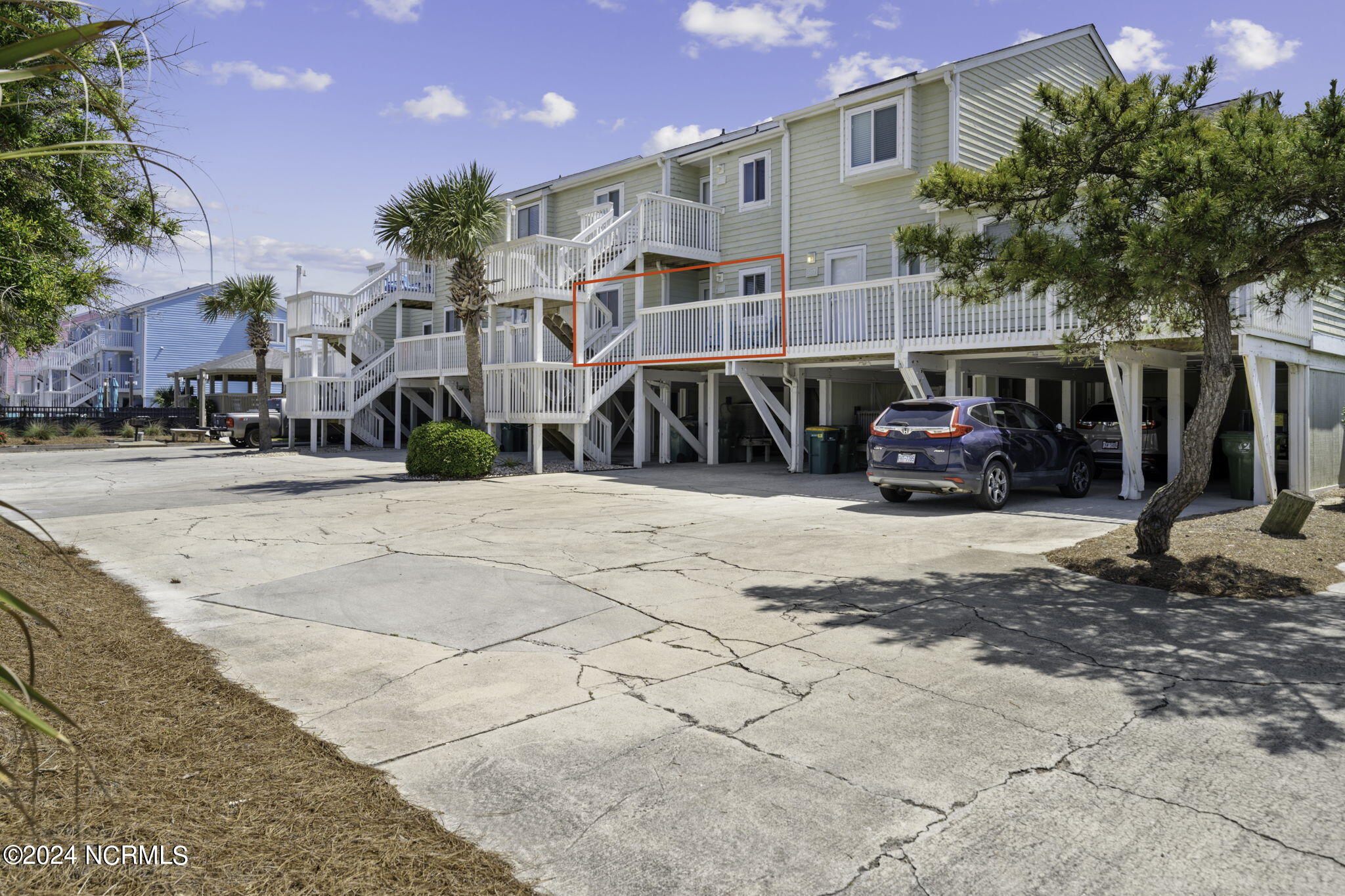 505 Pelican Court, 505