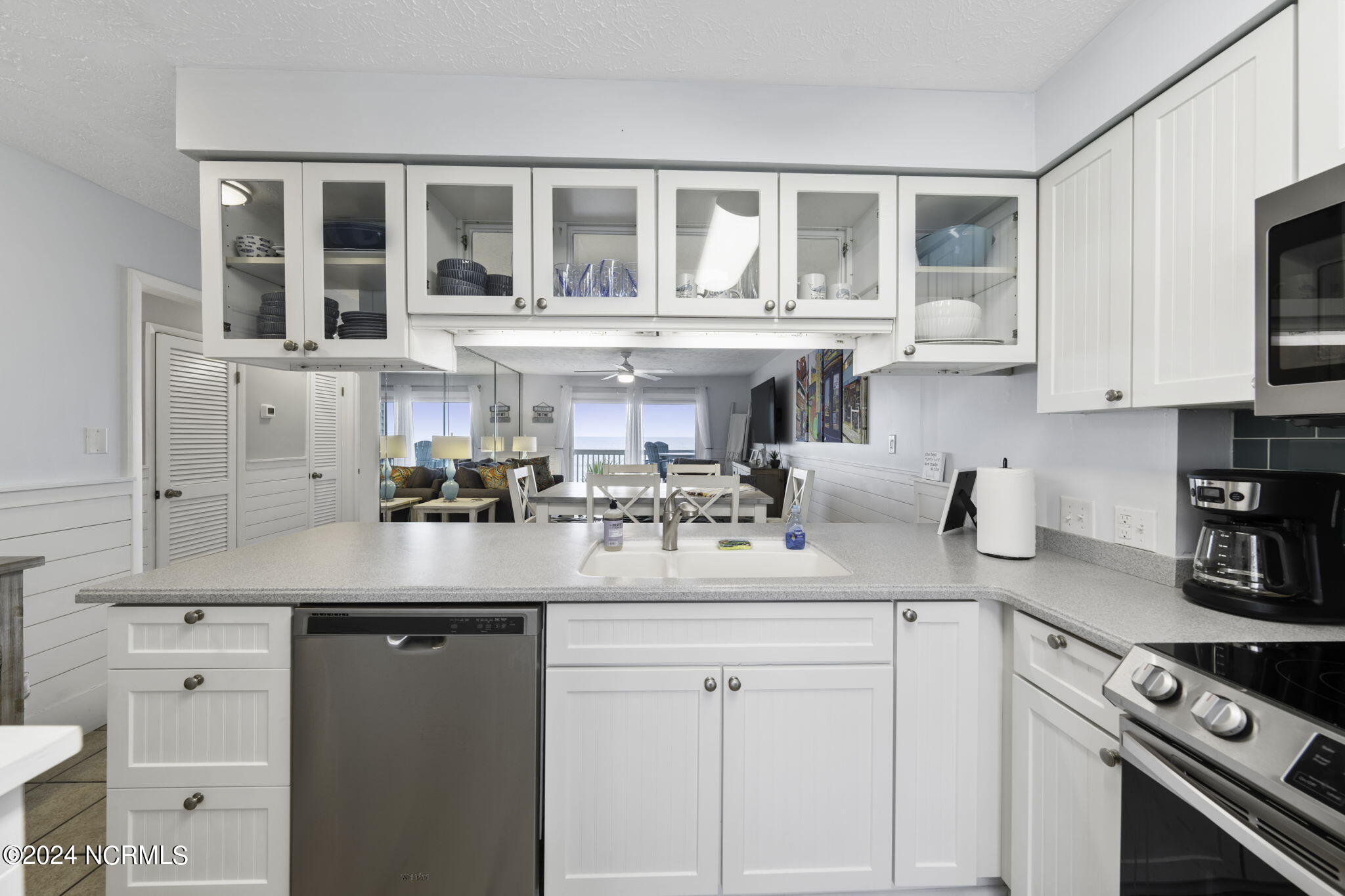 505 Pelican Court, 505