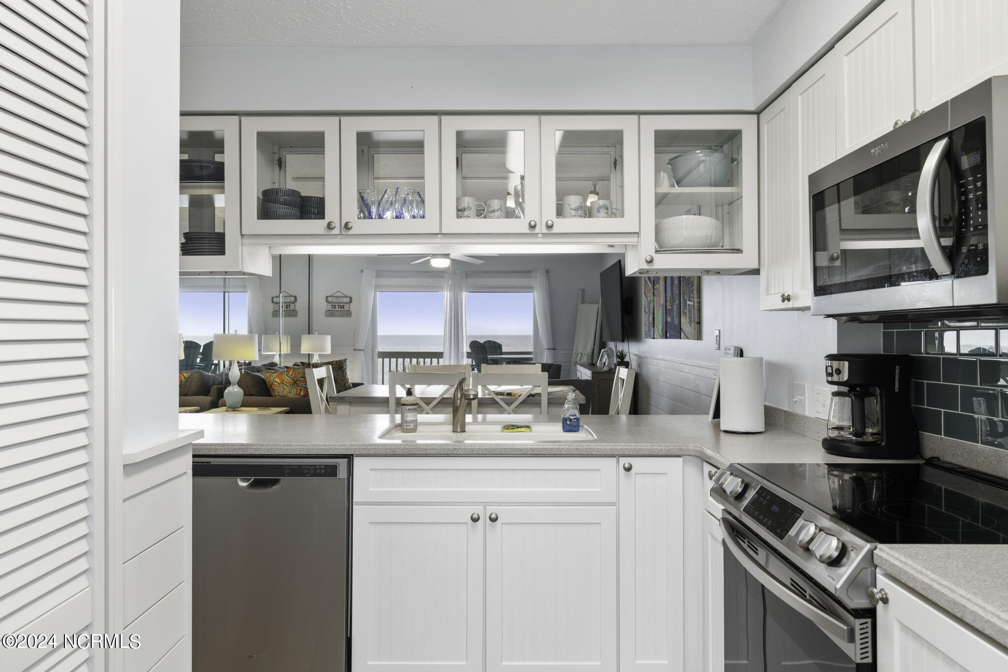 505 Pelican Court, 505