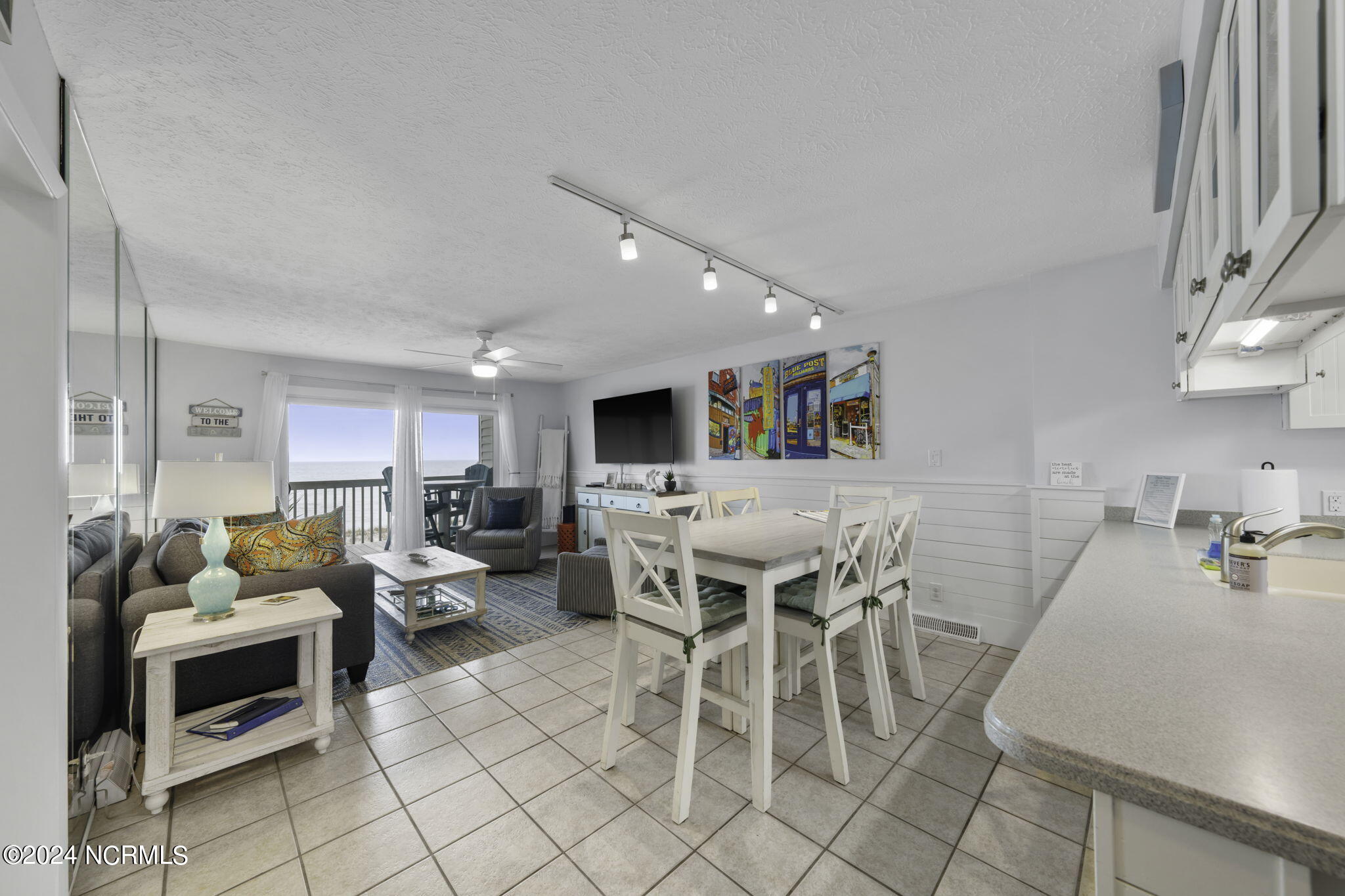 505 Pelican Court, 505