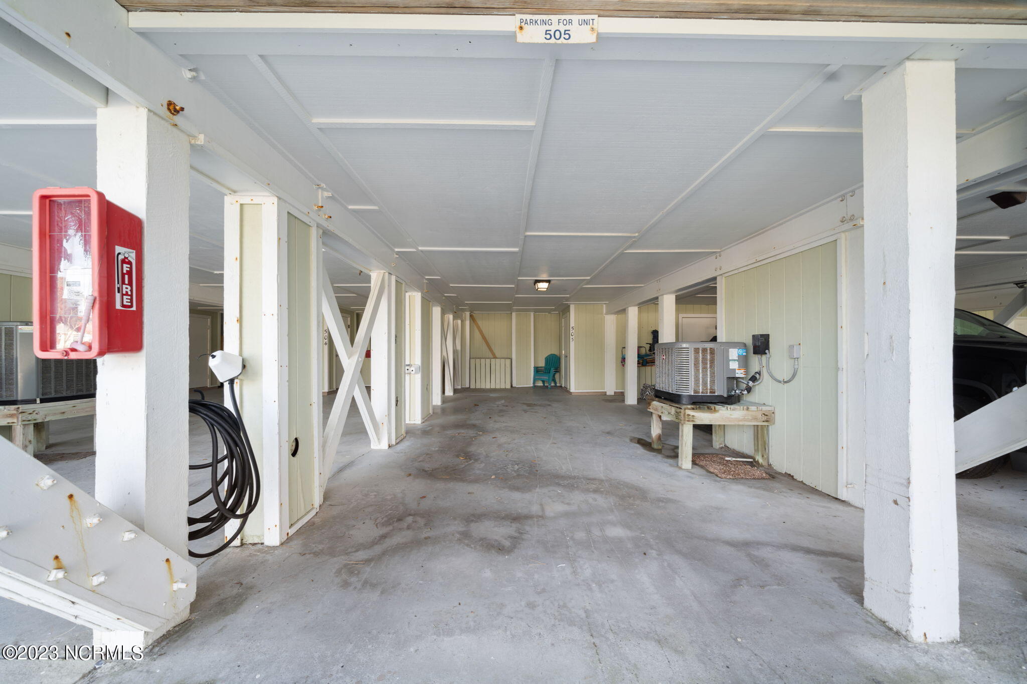 505 Pelican Court, 505