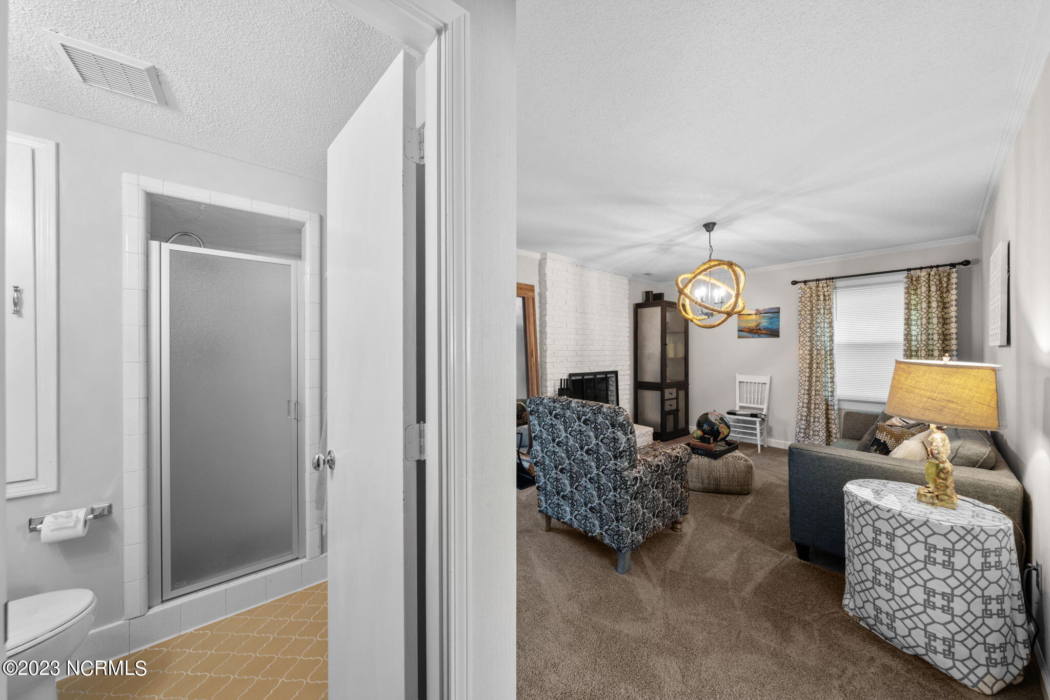 17 Pelican Point Road