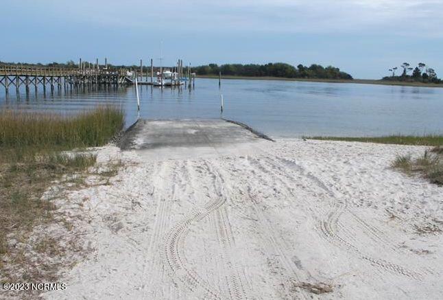 17 Pelican Point Road