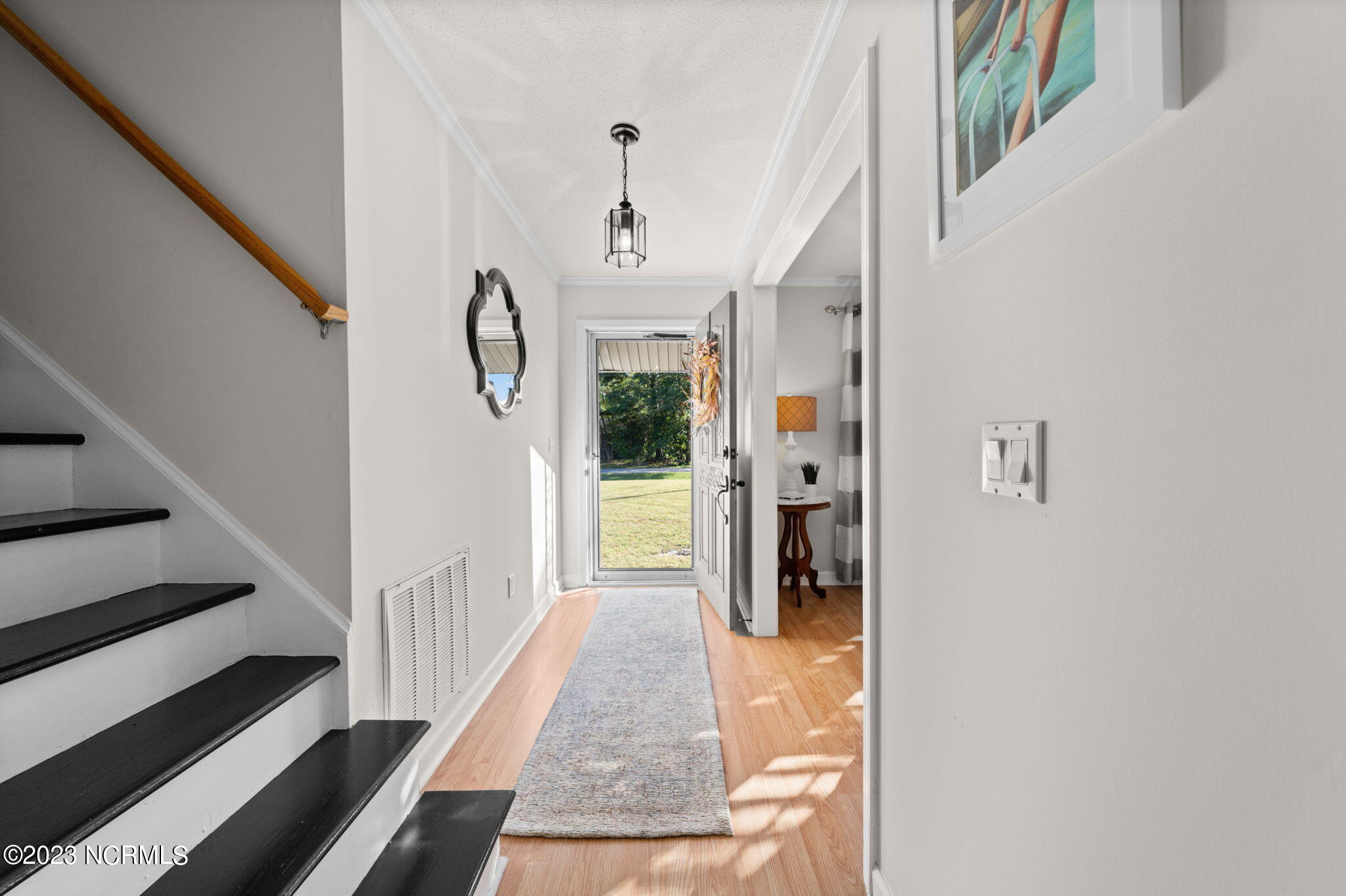 17 Pelican Point Road