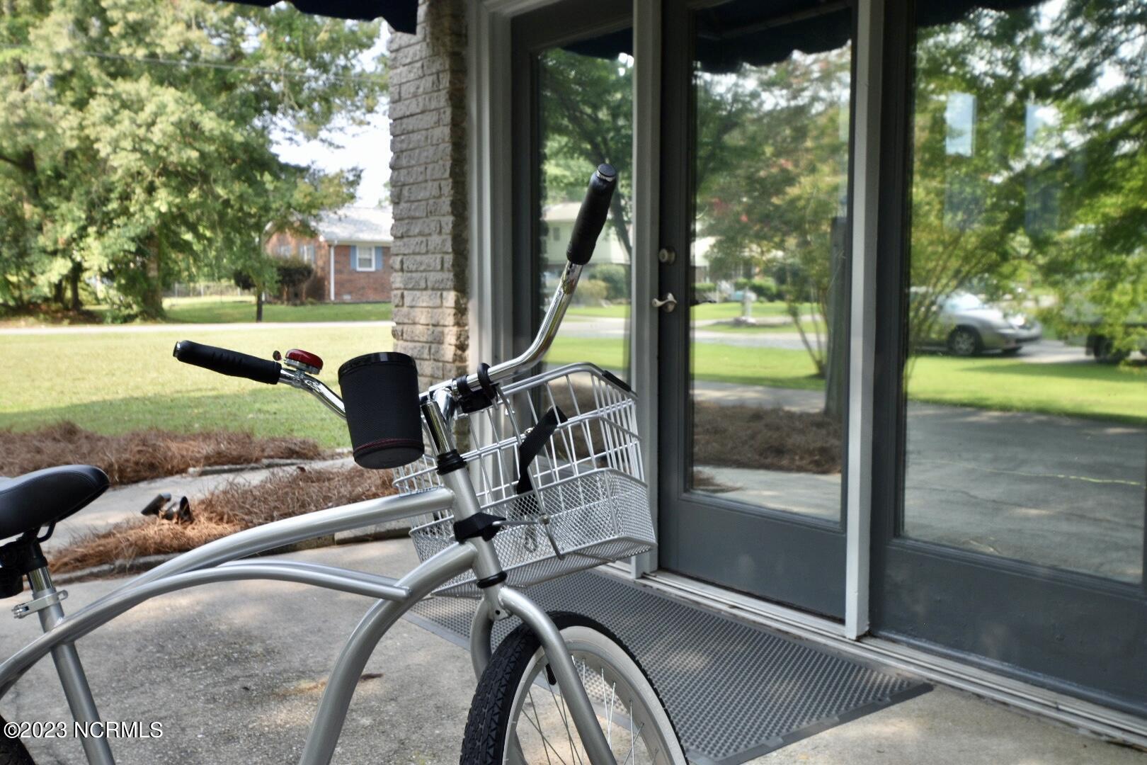 17 Pelican Point Road