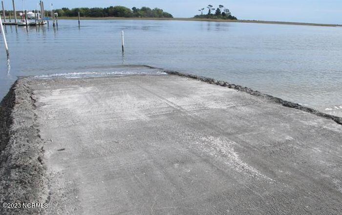 17 Pelican Point Road