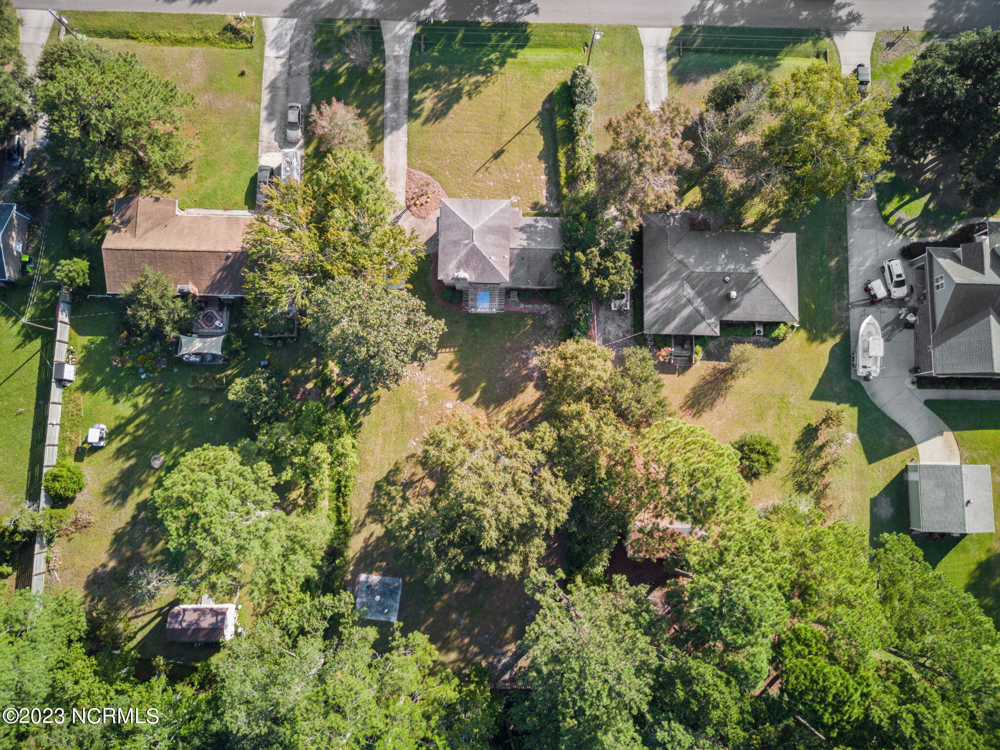 17 Pelican Point Road