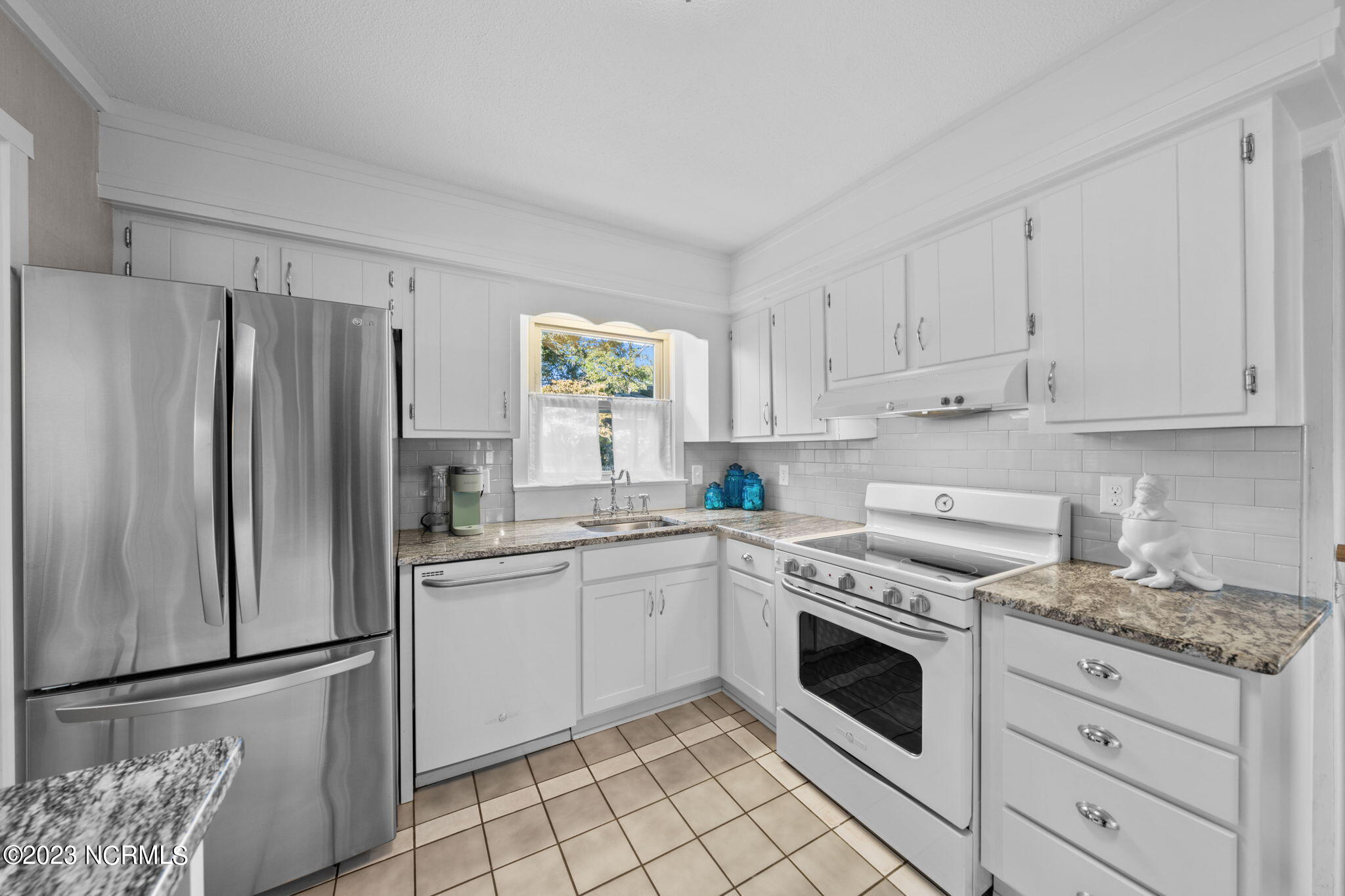 17 Pelican Point Road