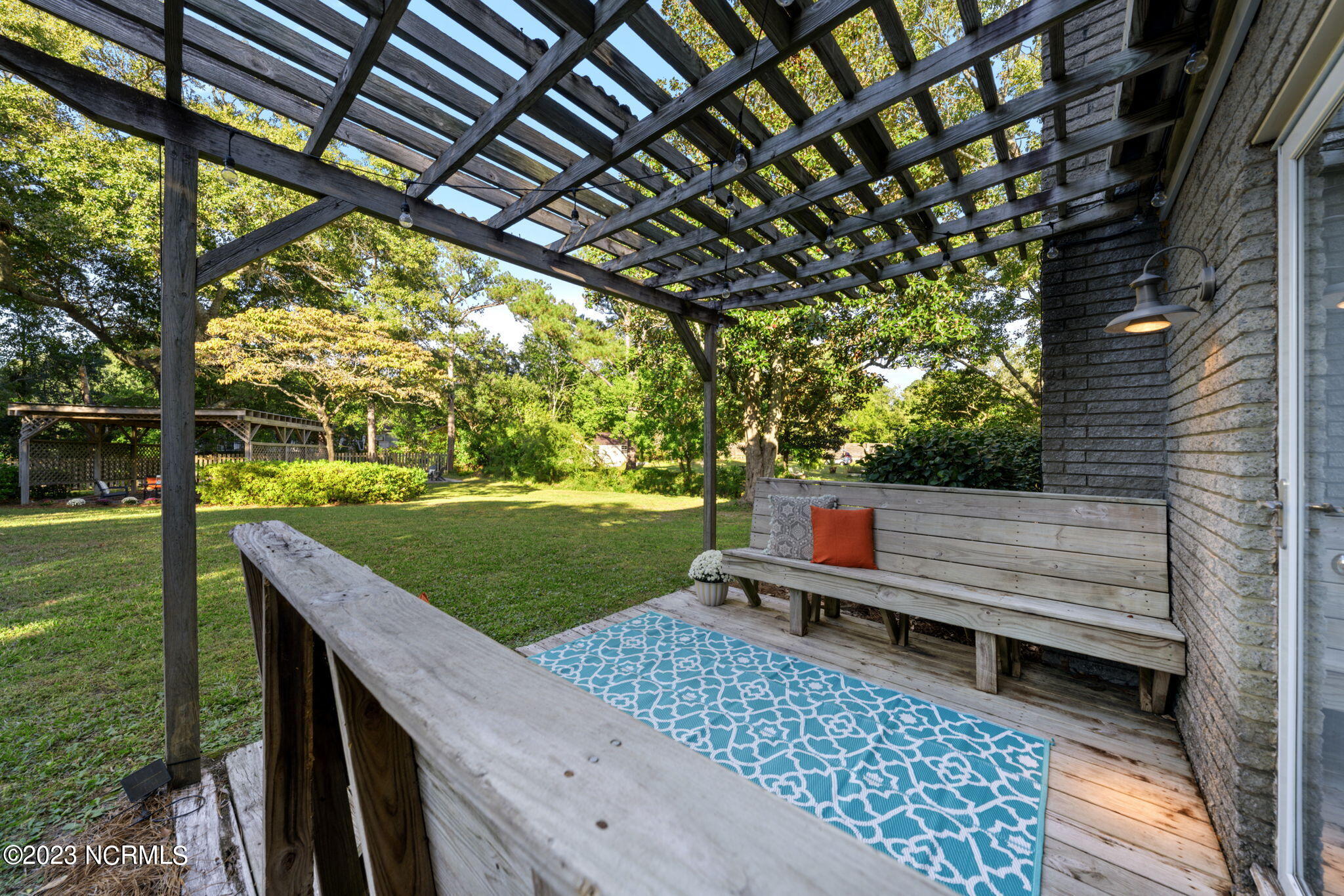 17 Pelican Point Road