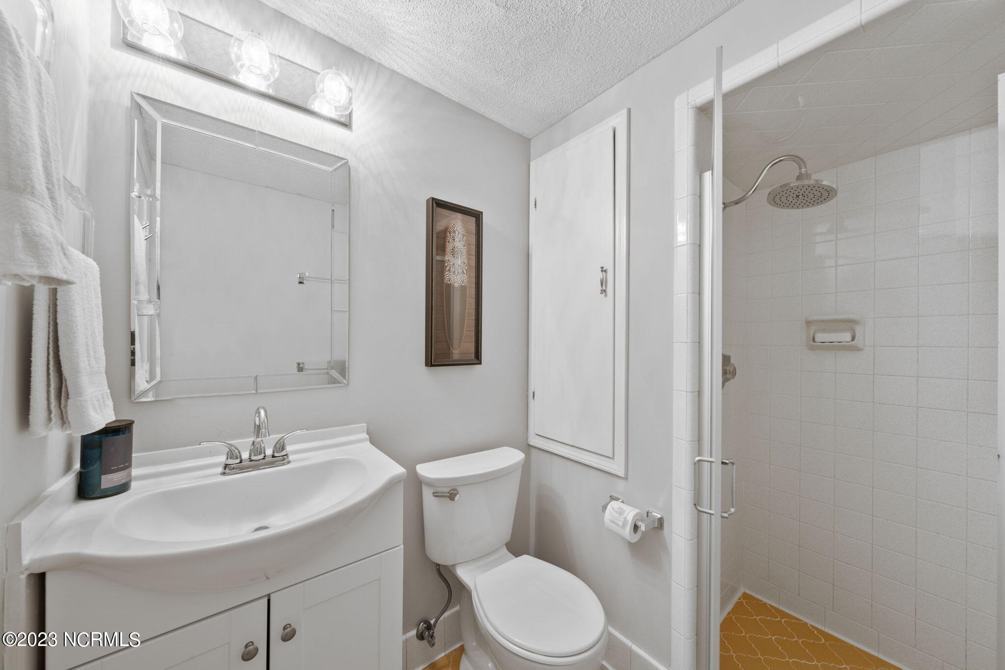 17 Pelican Point Road