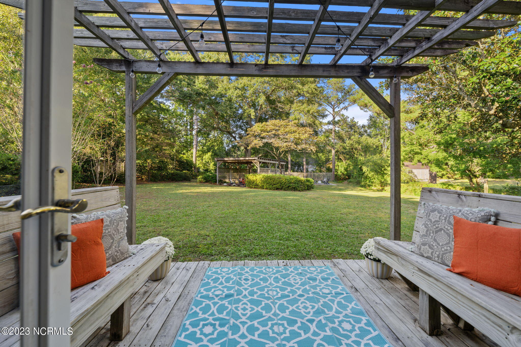 17 Pelican Point Road