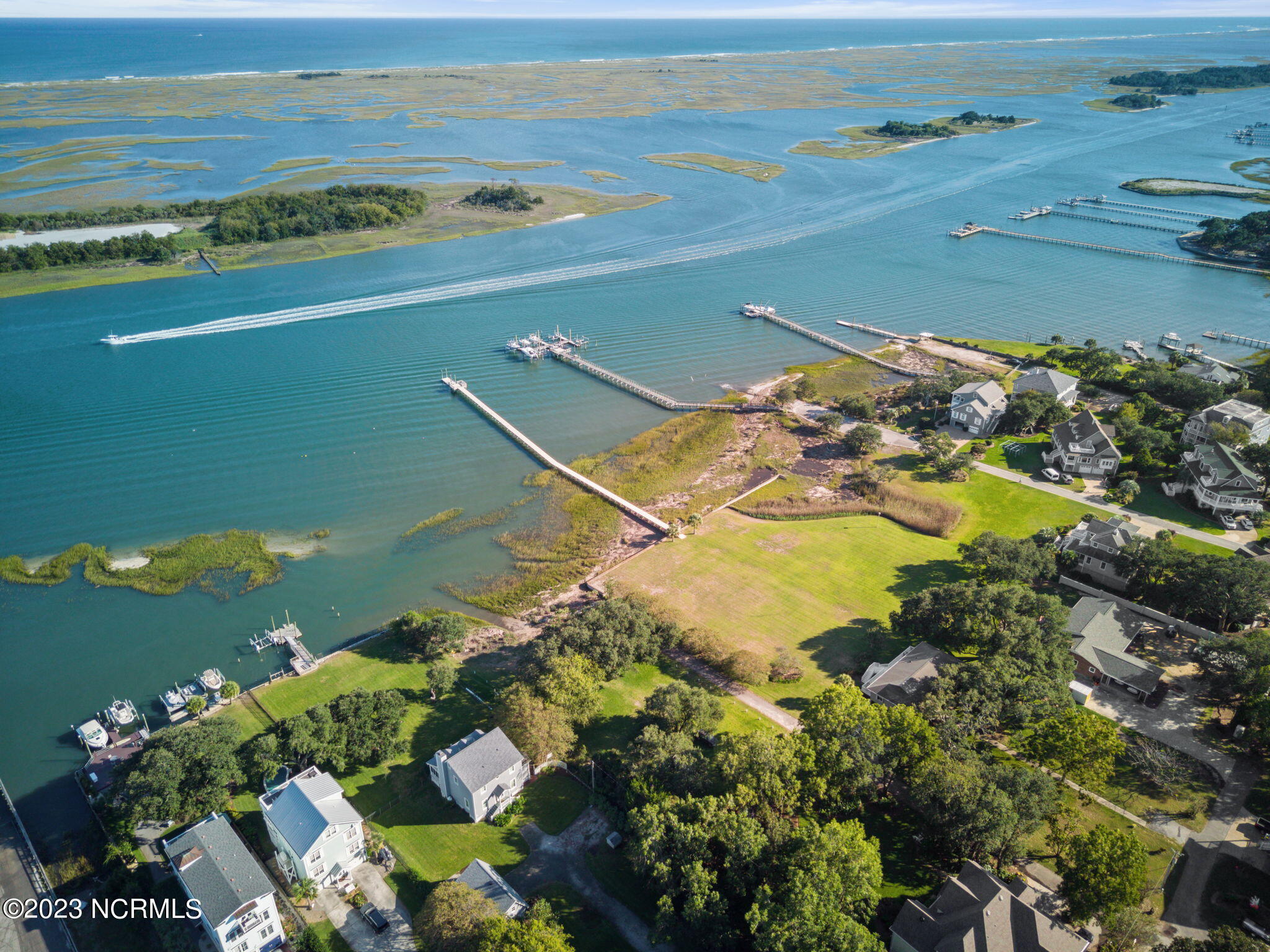 17 Pelican Point Road