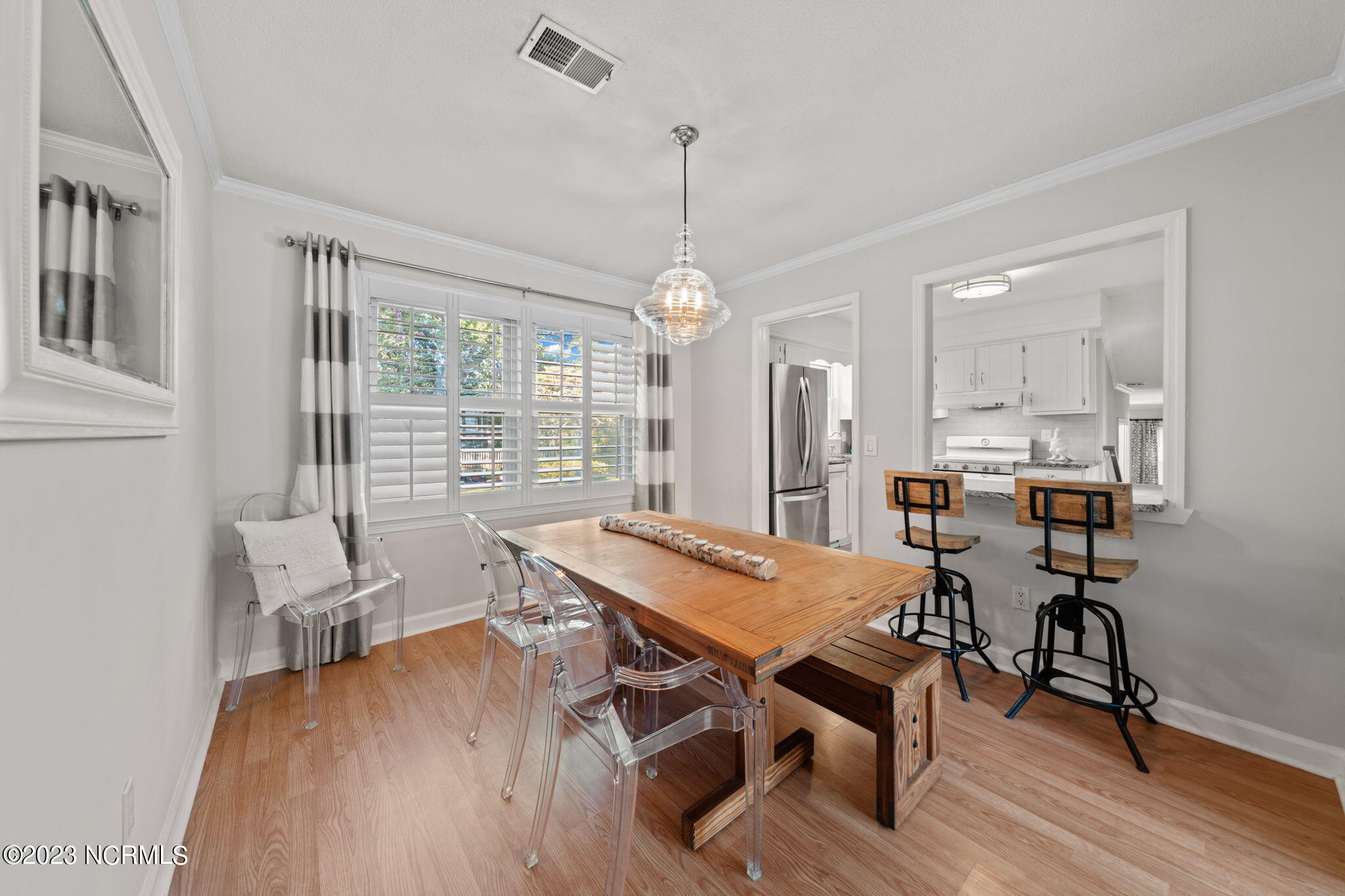 17 Pelican Point Road