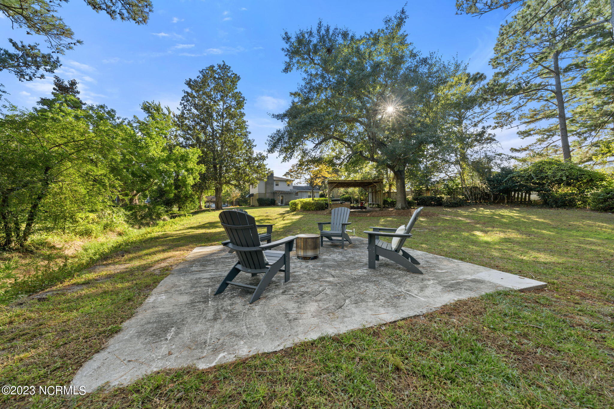 17 Pelican Point Road