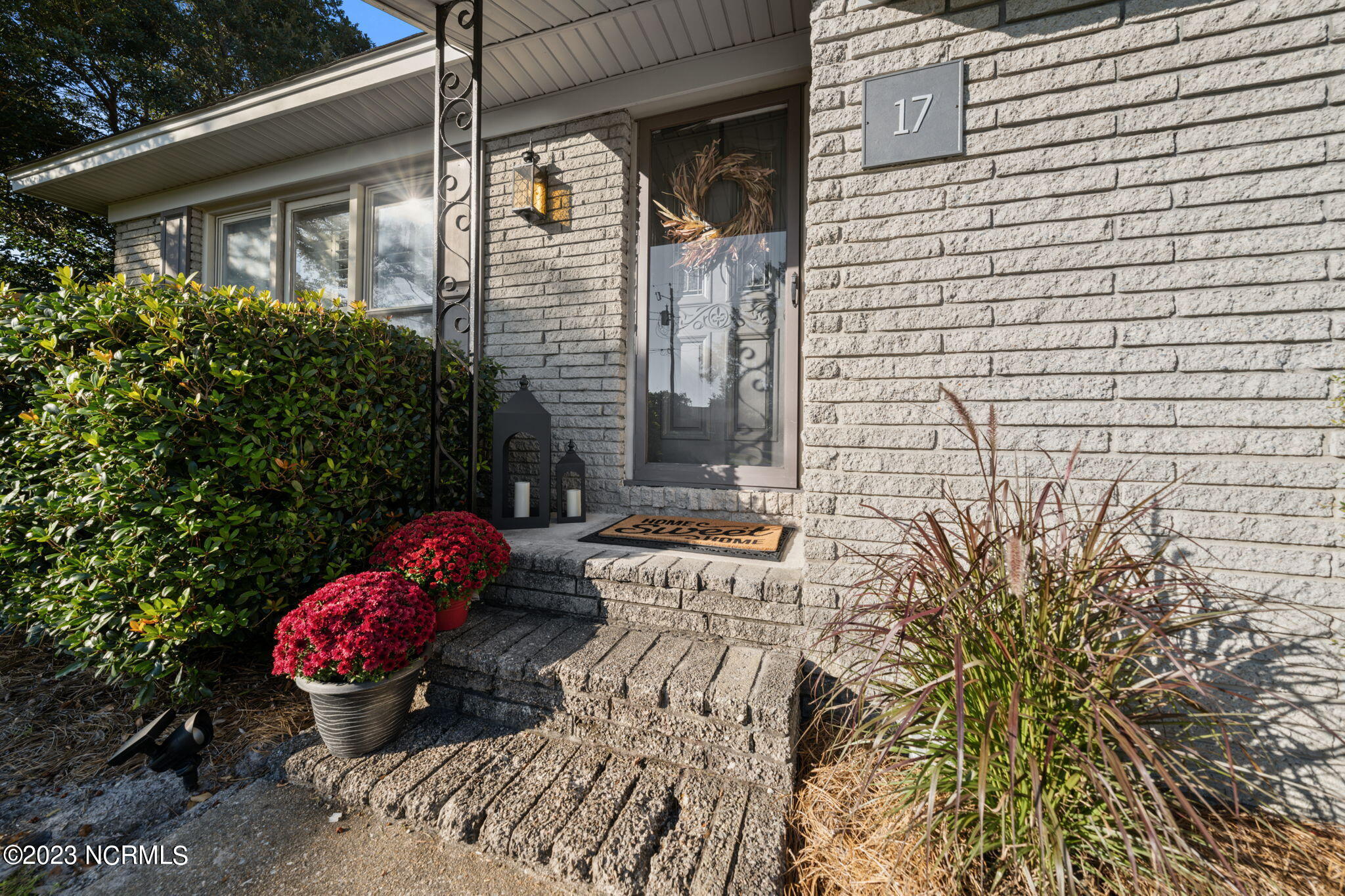 17 Pelican Point Road