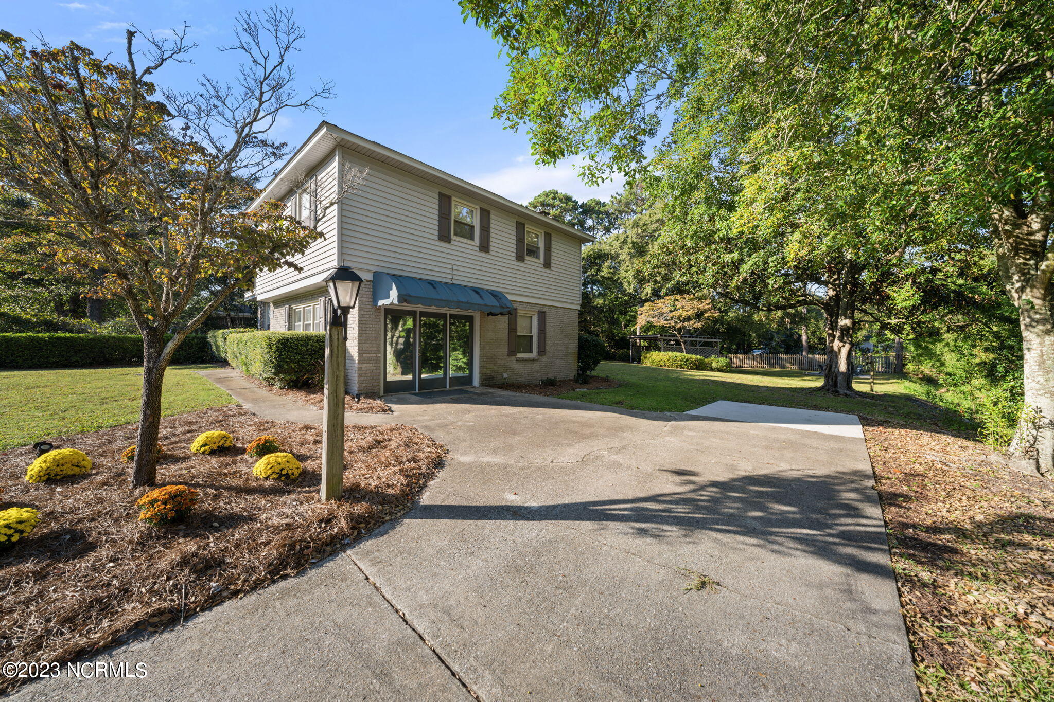 17 Pelican Point Road