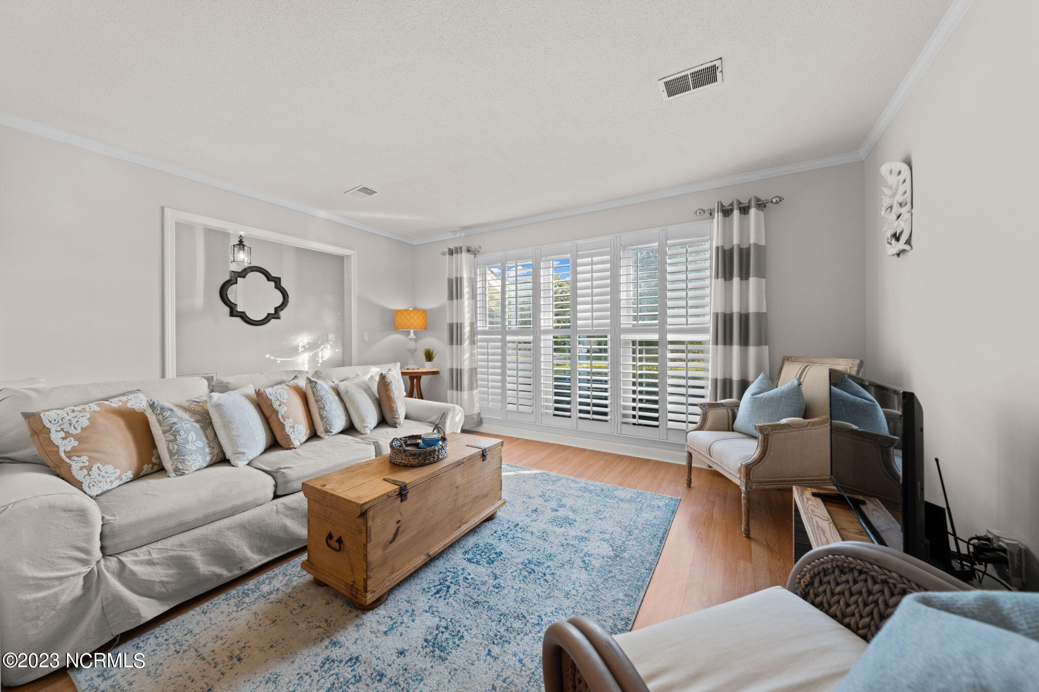 17 Pelican Point Road