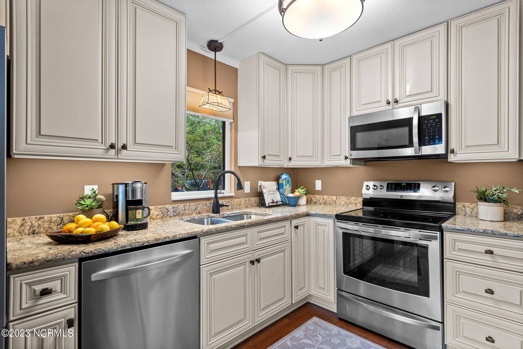 1039 Birch Creek Drive