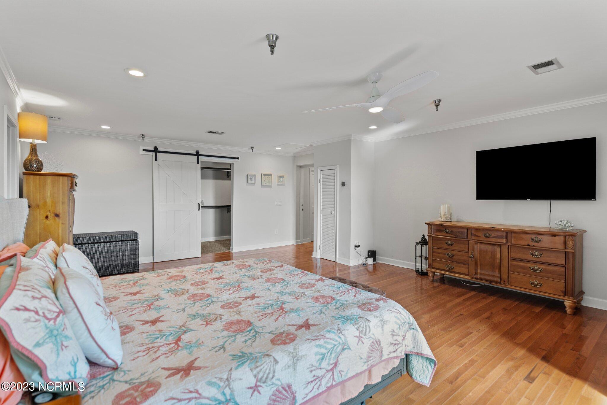 306 S Lake Park Boulevard, Unit 302