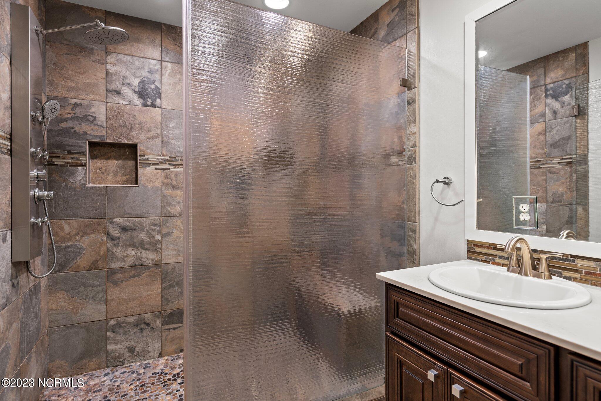 306 S Lake Park Boulevard, Unit 302