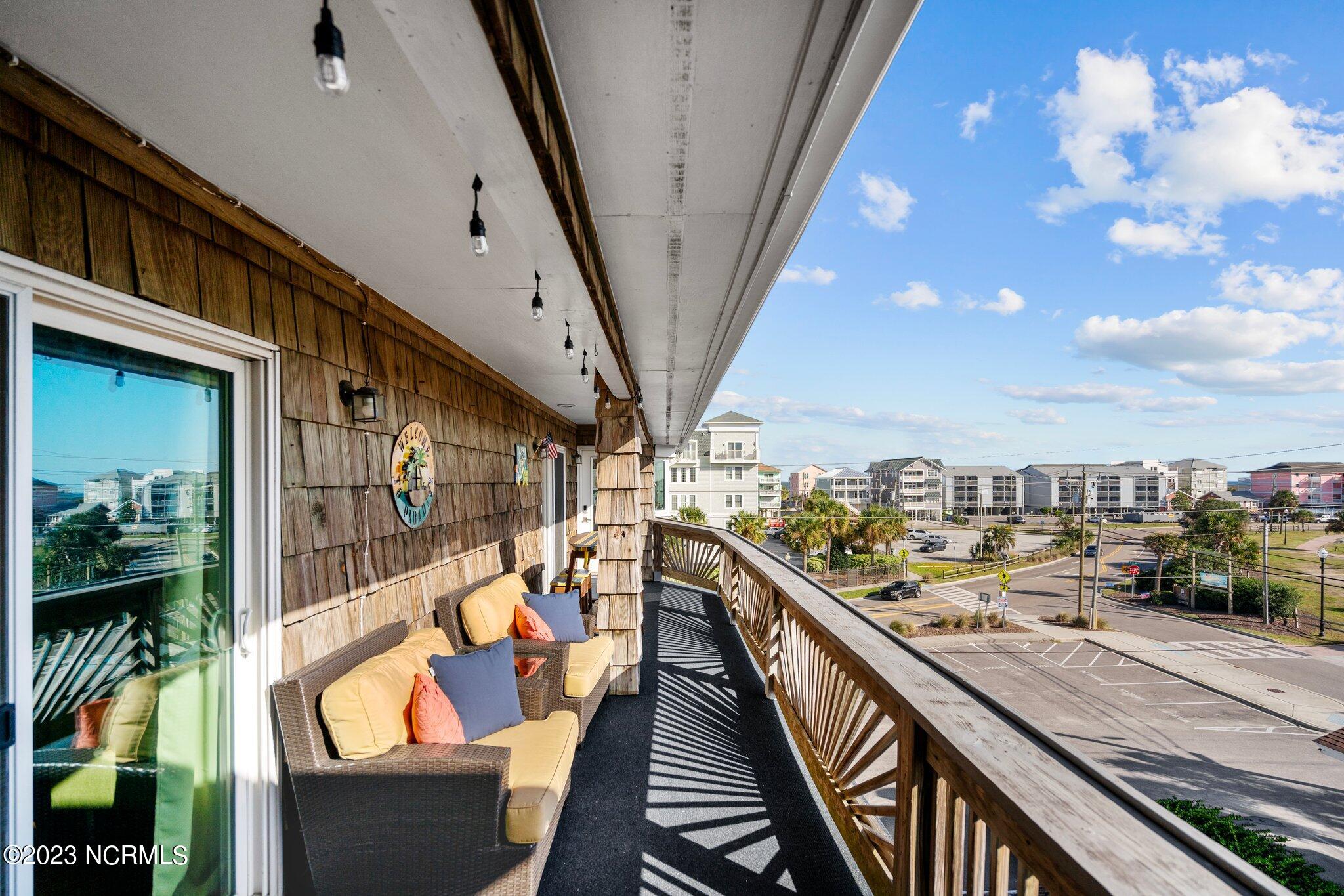 306 S Lake Park Boulevard, Unit 302