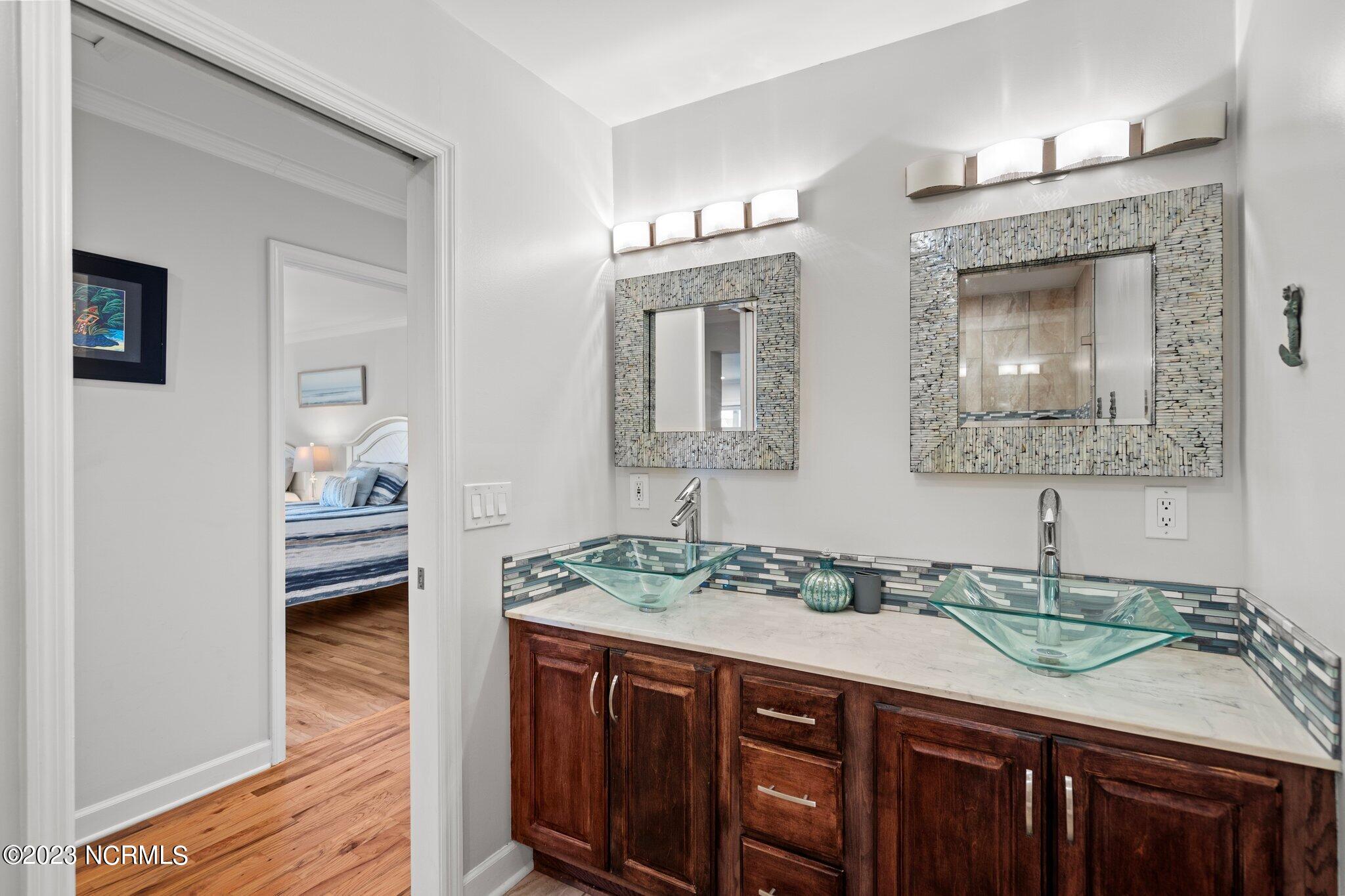 306 S Lake Park Boulevard, Unit 302