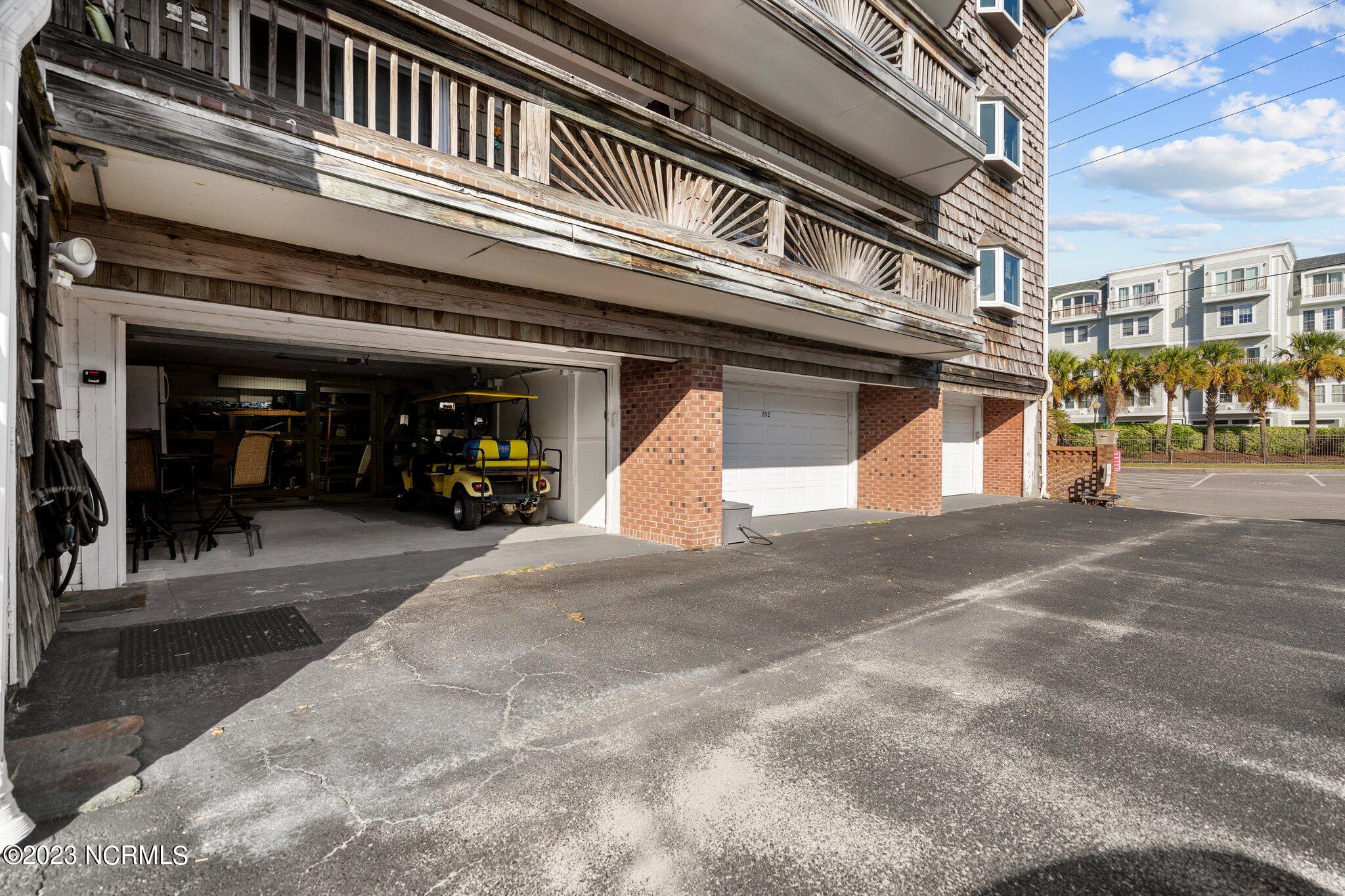 306 S Lake Park Boulevard, Unit 302