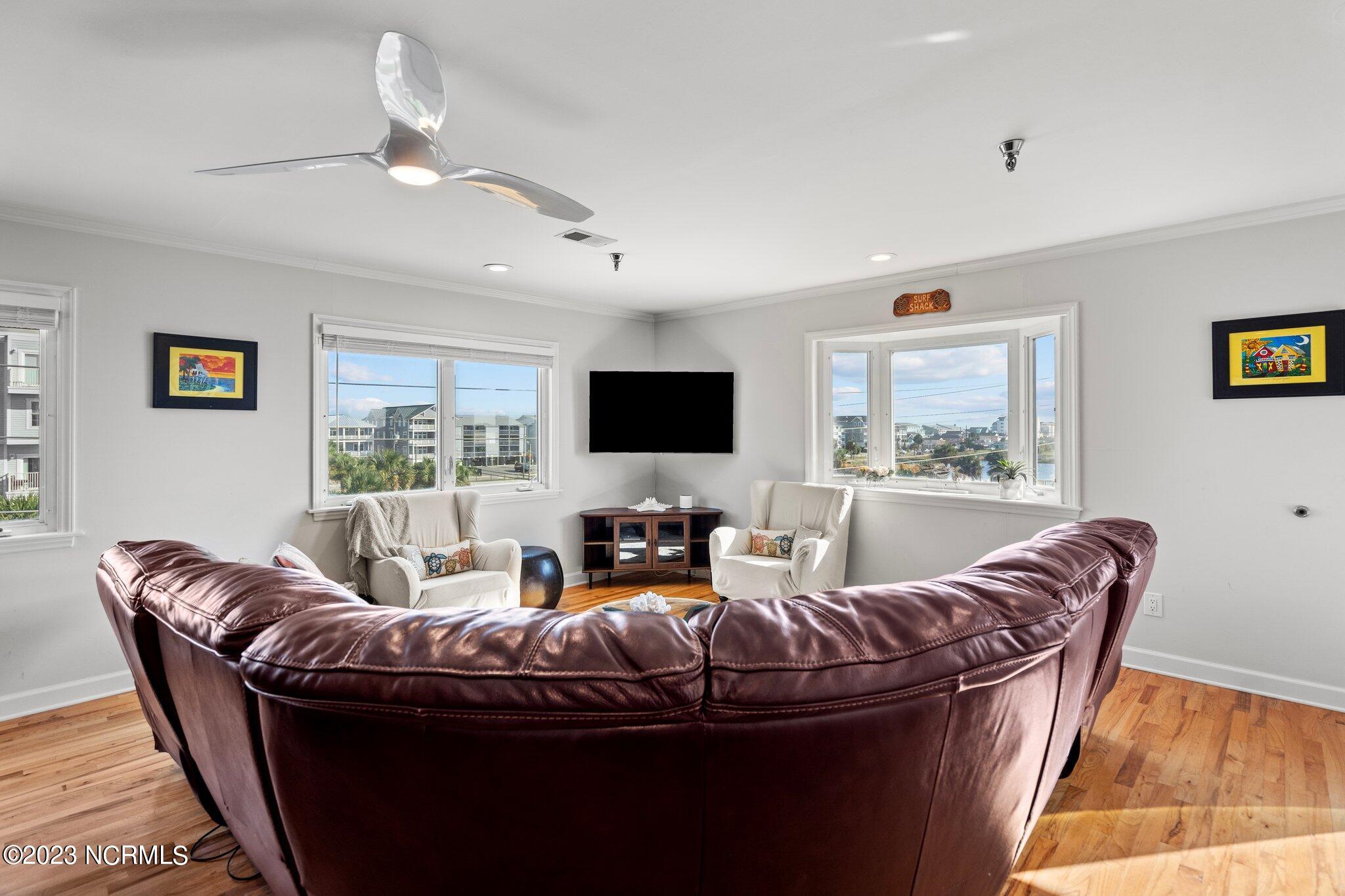 306 S Lake Park Boulevard, Unit 302