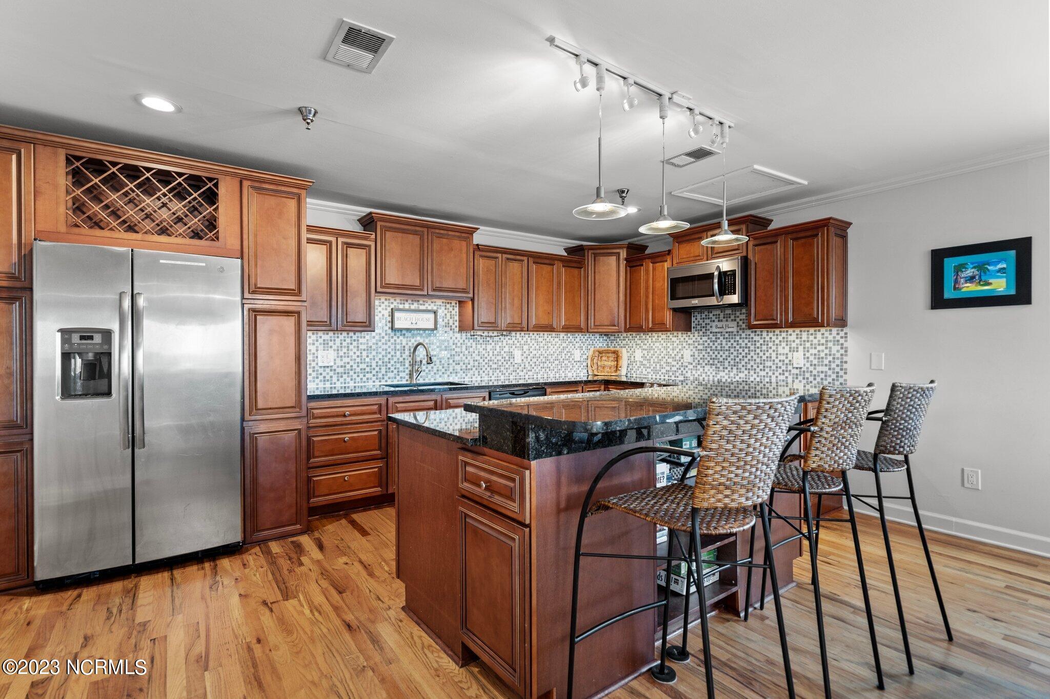 306 S Lake Park Boulevard, Unit 302