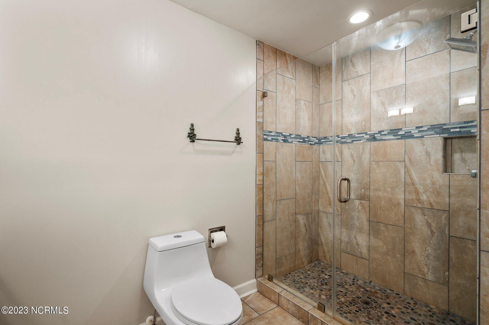 306 S Lake Park Boulevard, Unit 302