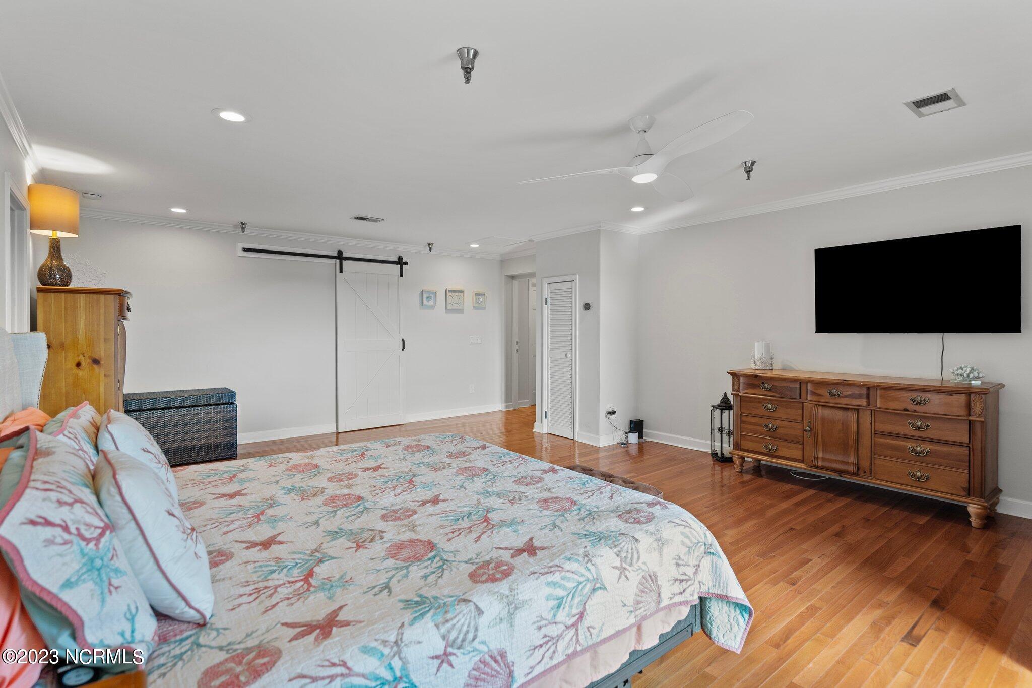 306 S Lake Park Boulevard, Unit 302