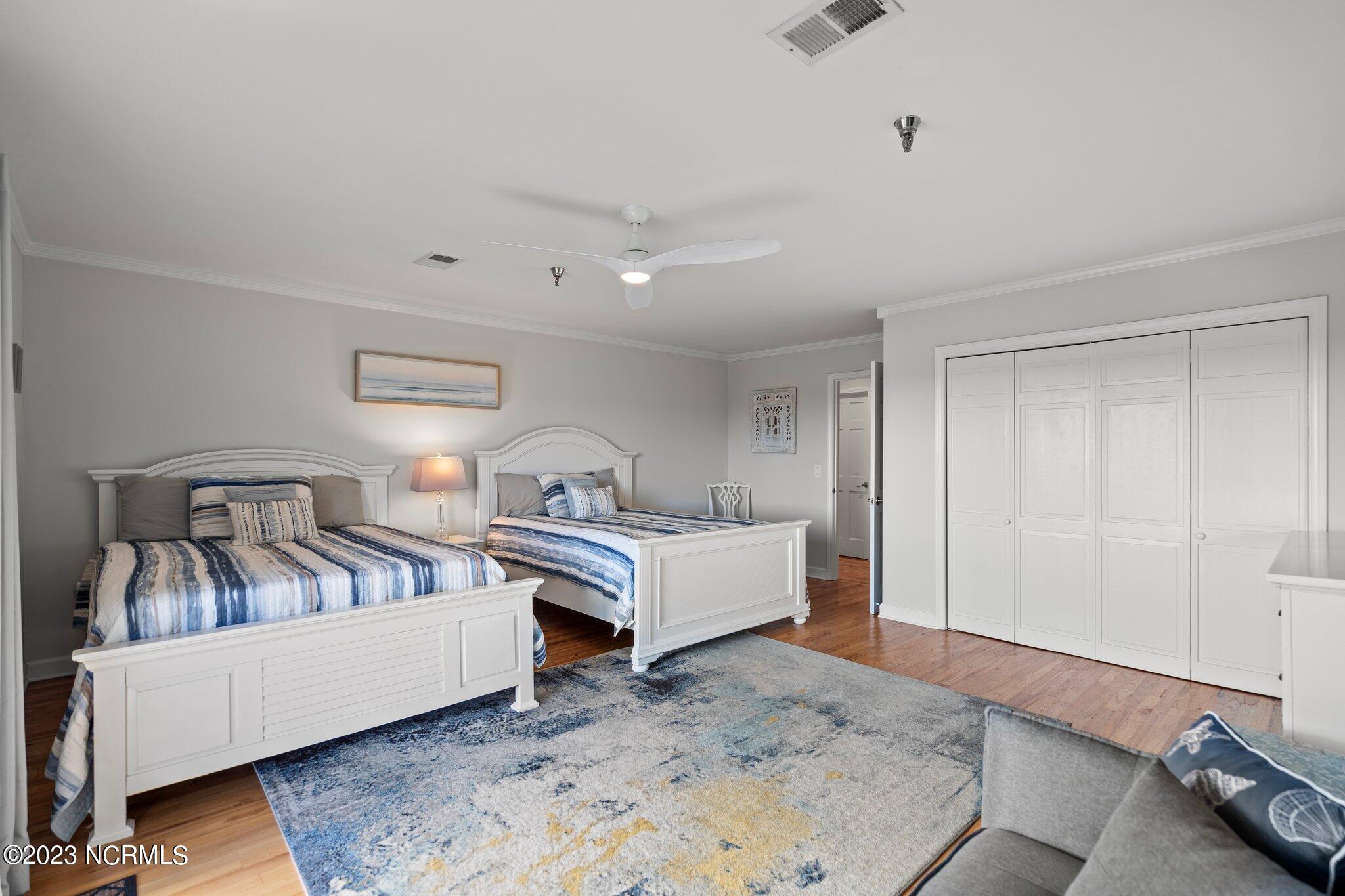 306 S Lake Park Boulevard, Unit 302