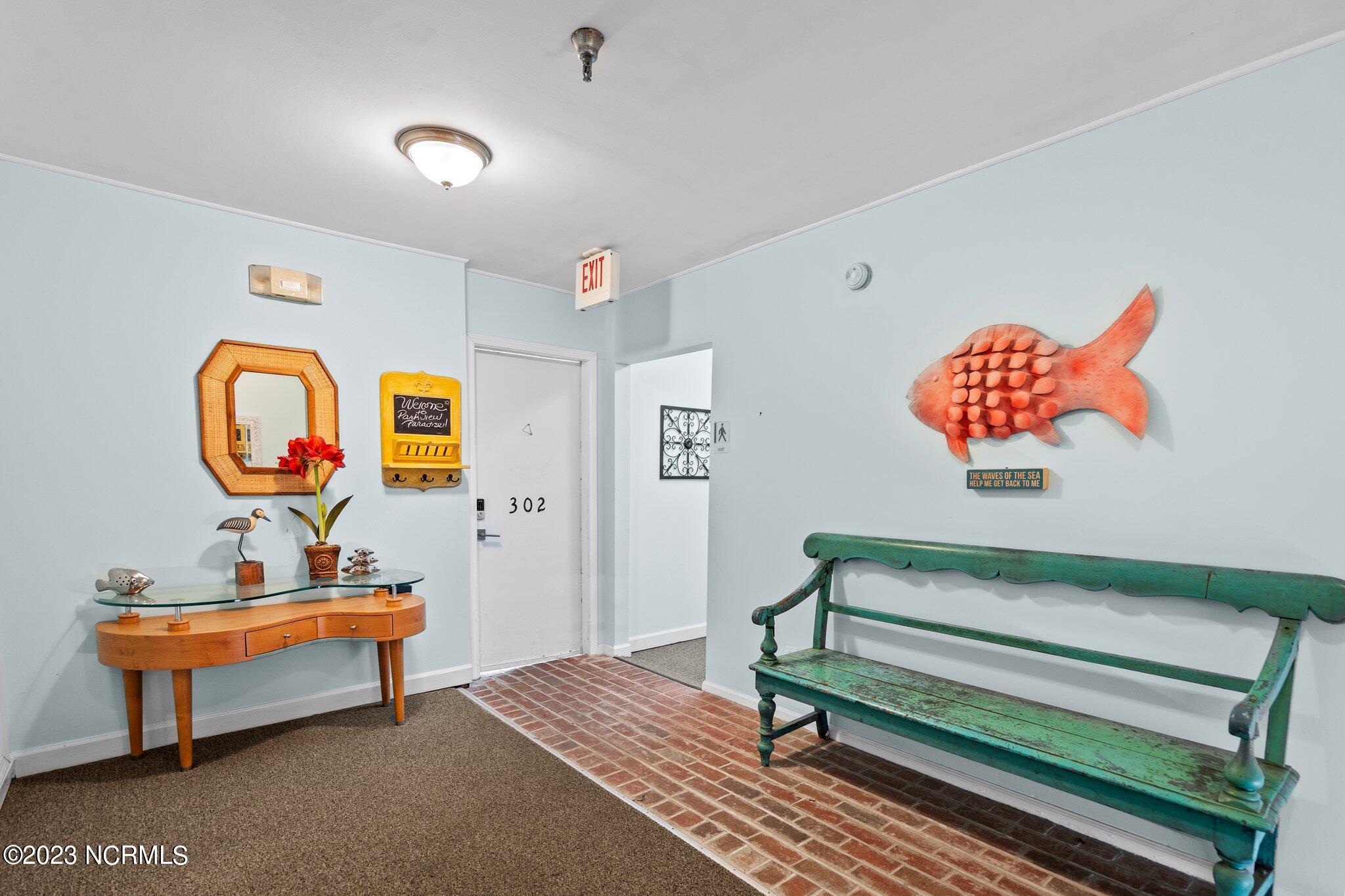 306 S Lake Park Boulevard, Unit 302