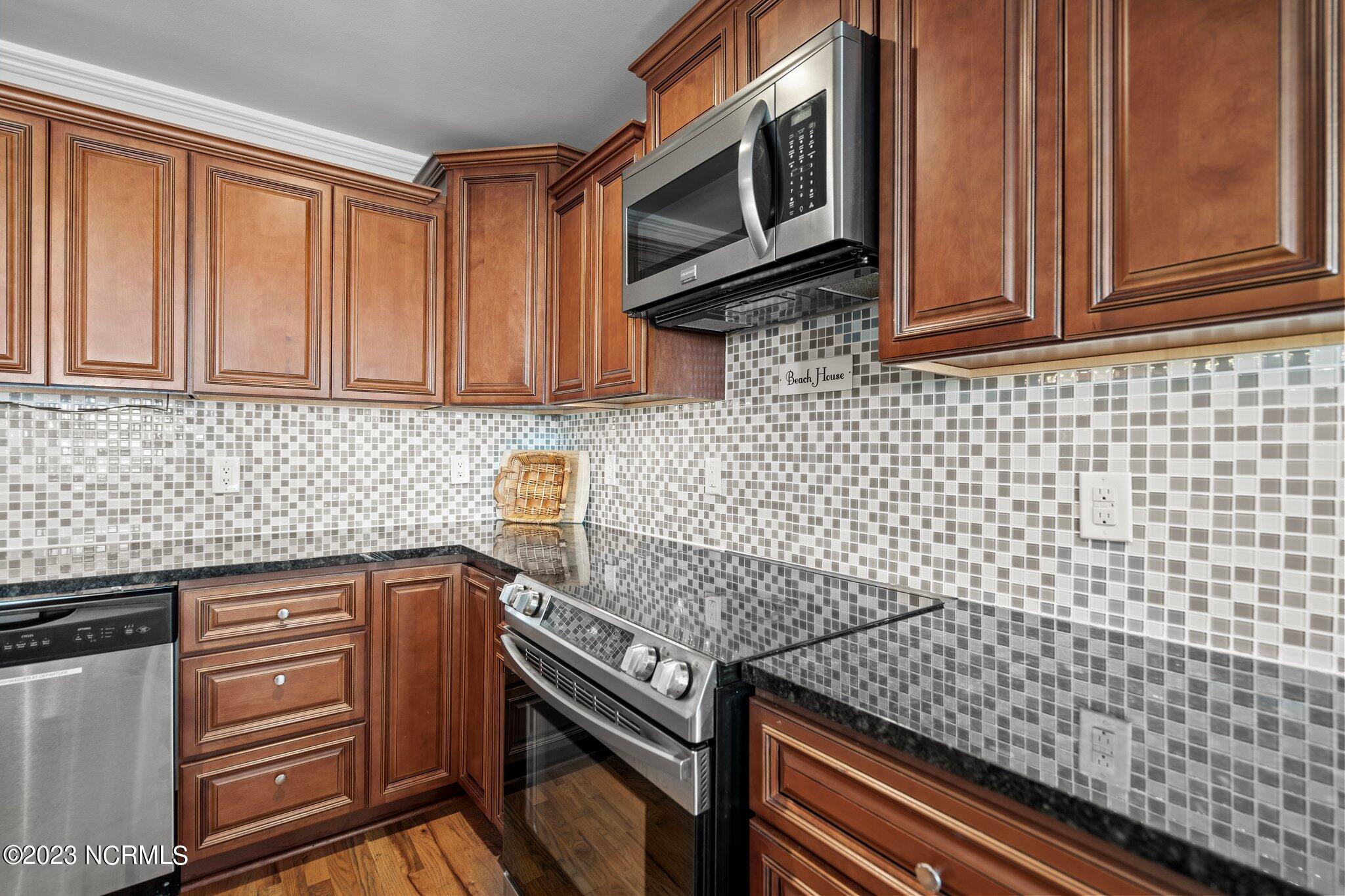 306 S Lake Park Boulevard, Unit 302