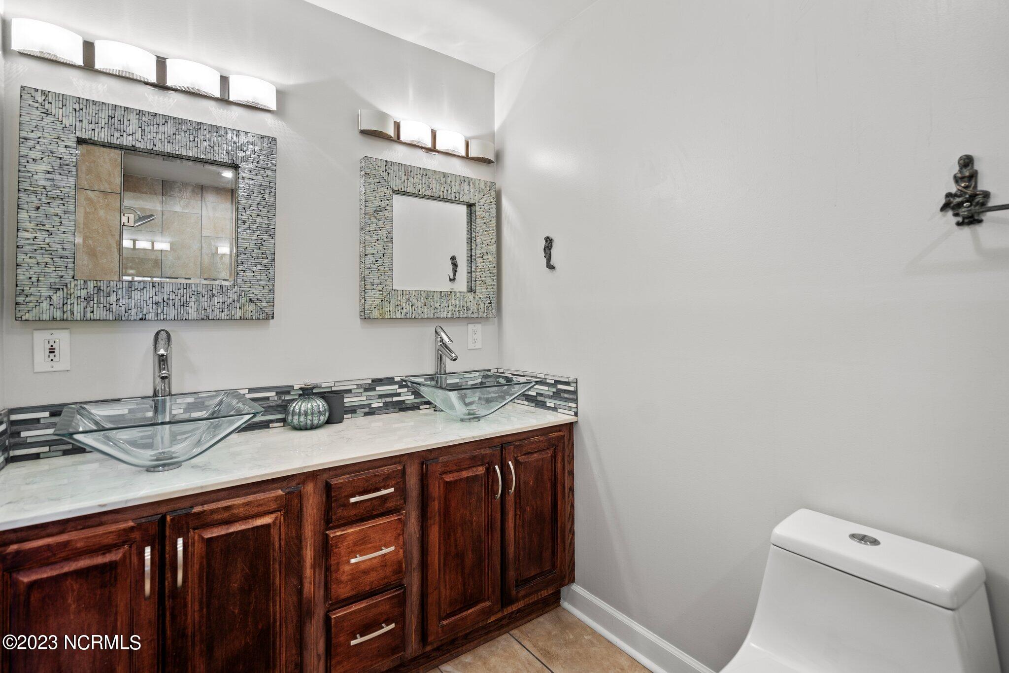 306 S Lake Park Boulevard, Unit 302