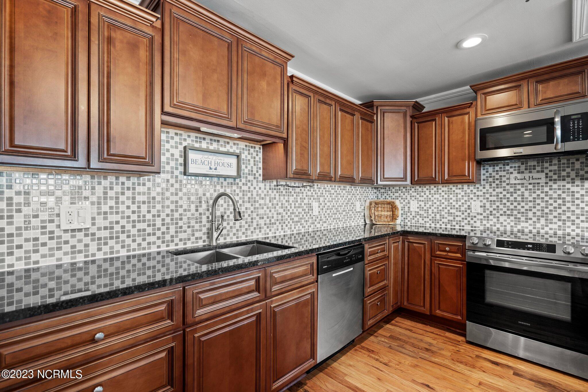 306 S Lake Park Boulevard, Unit 302