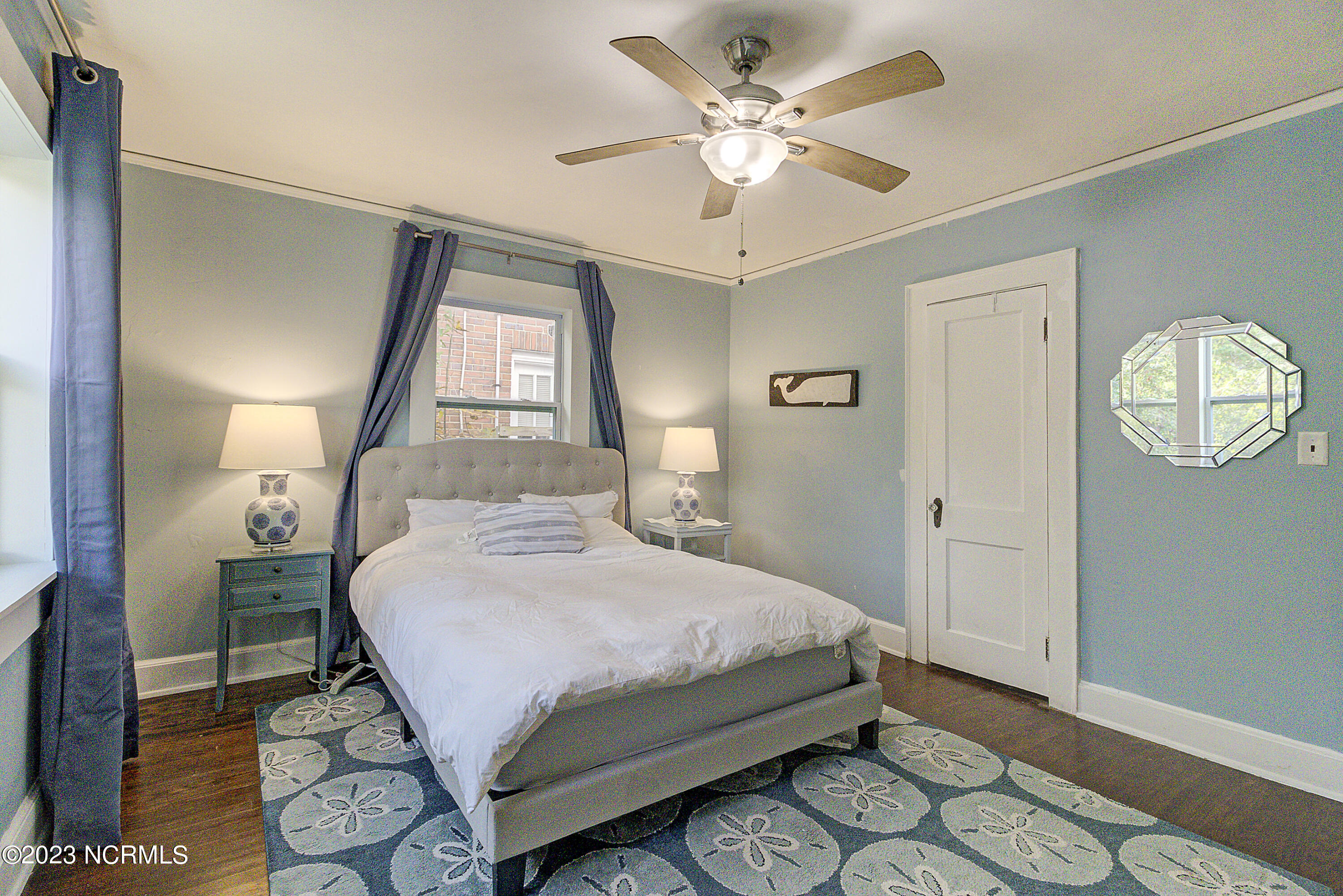 221 Northern Boulevard