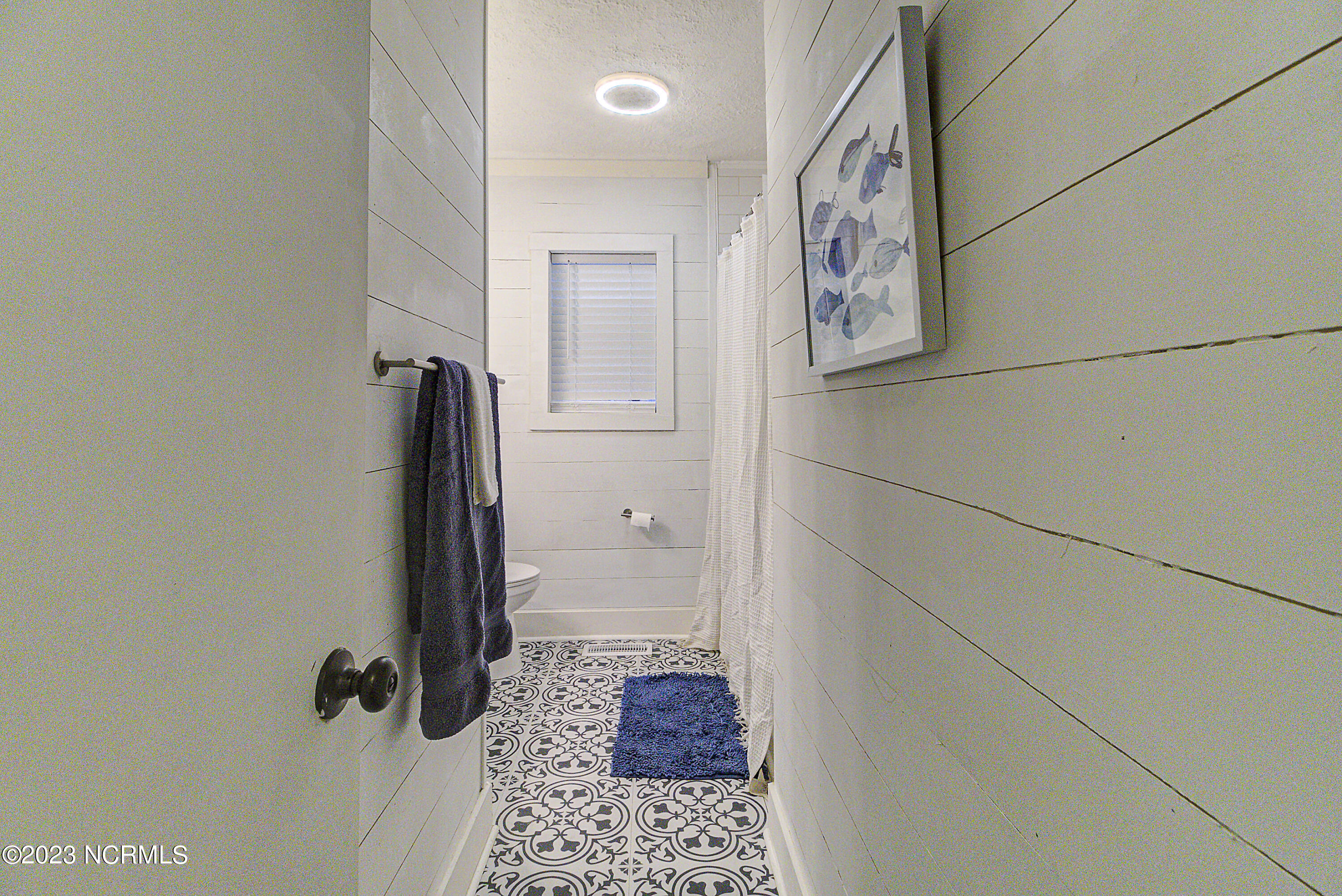 221 Northern Boulevard