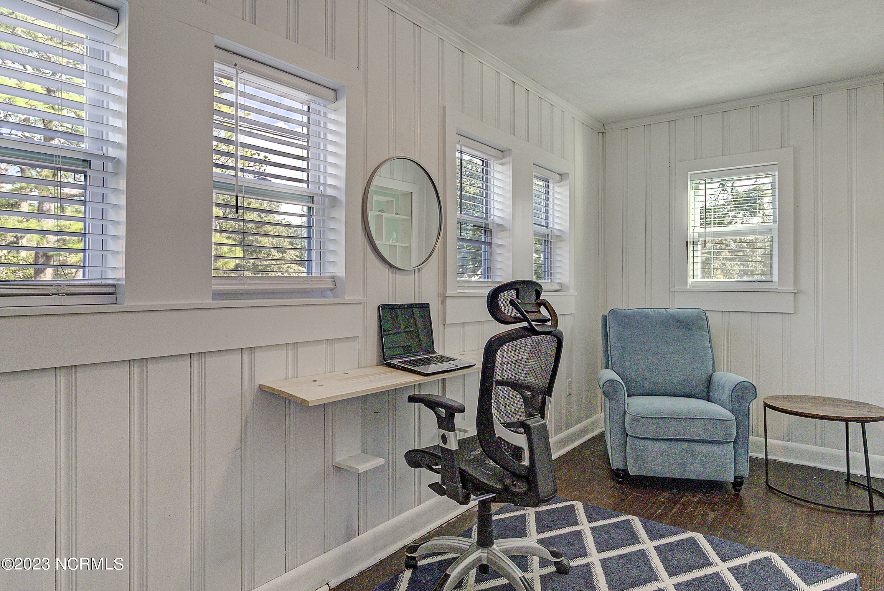 221 Northern Boulevard