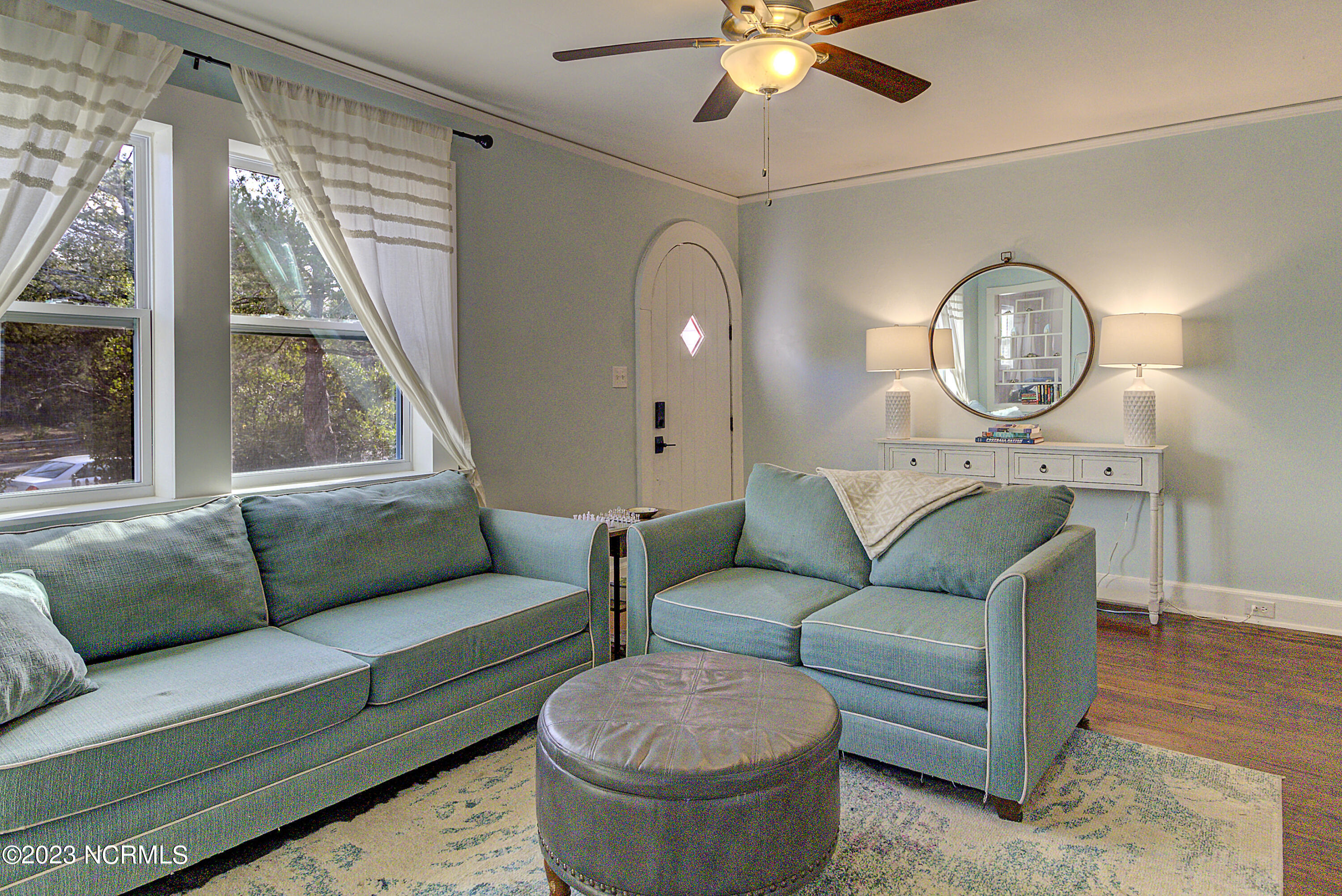 221 Northern Boulevard