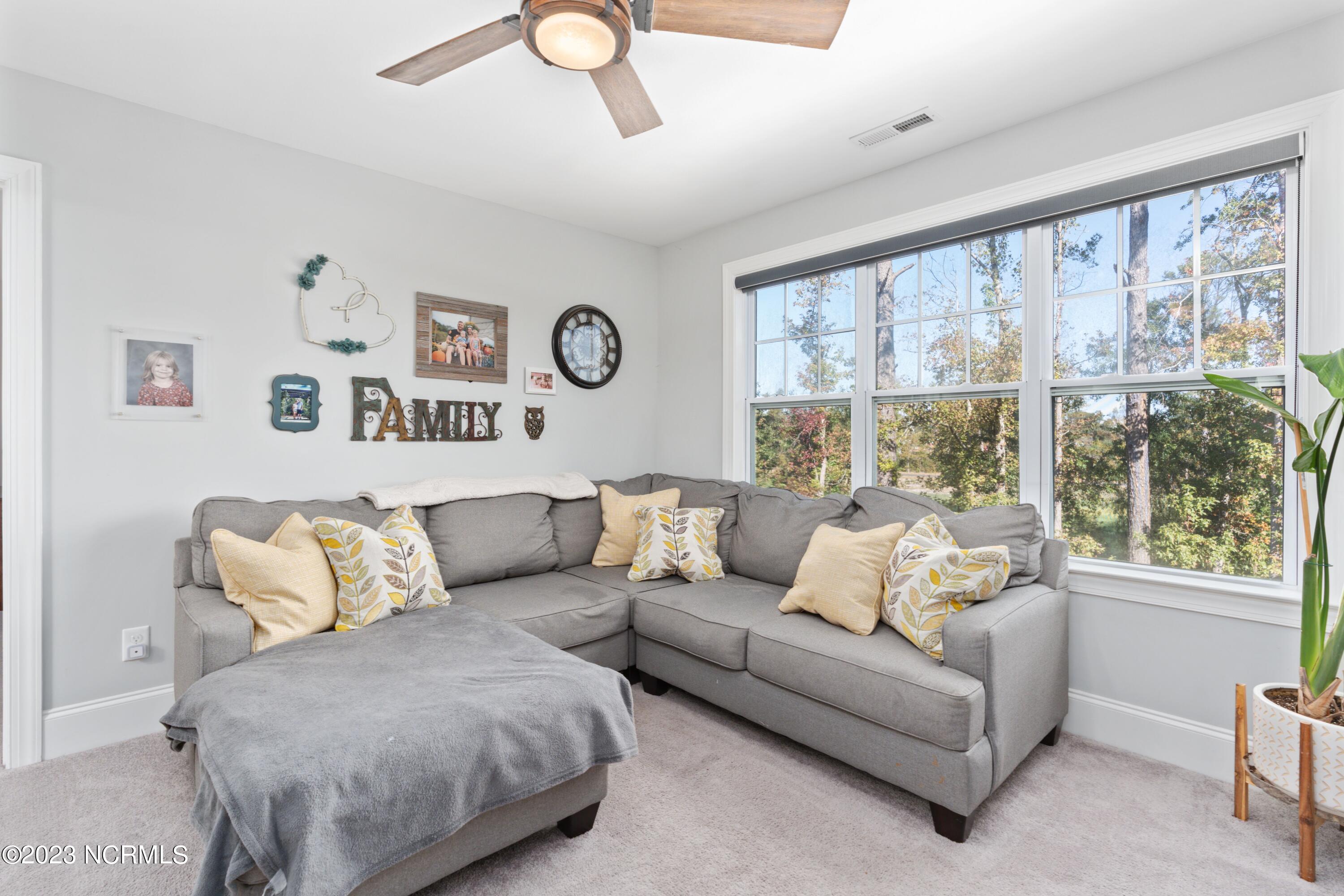 2364 Lakeside Circle