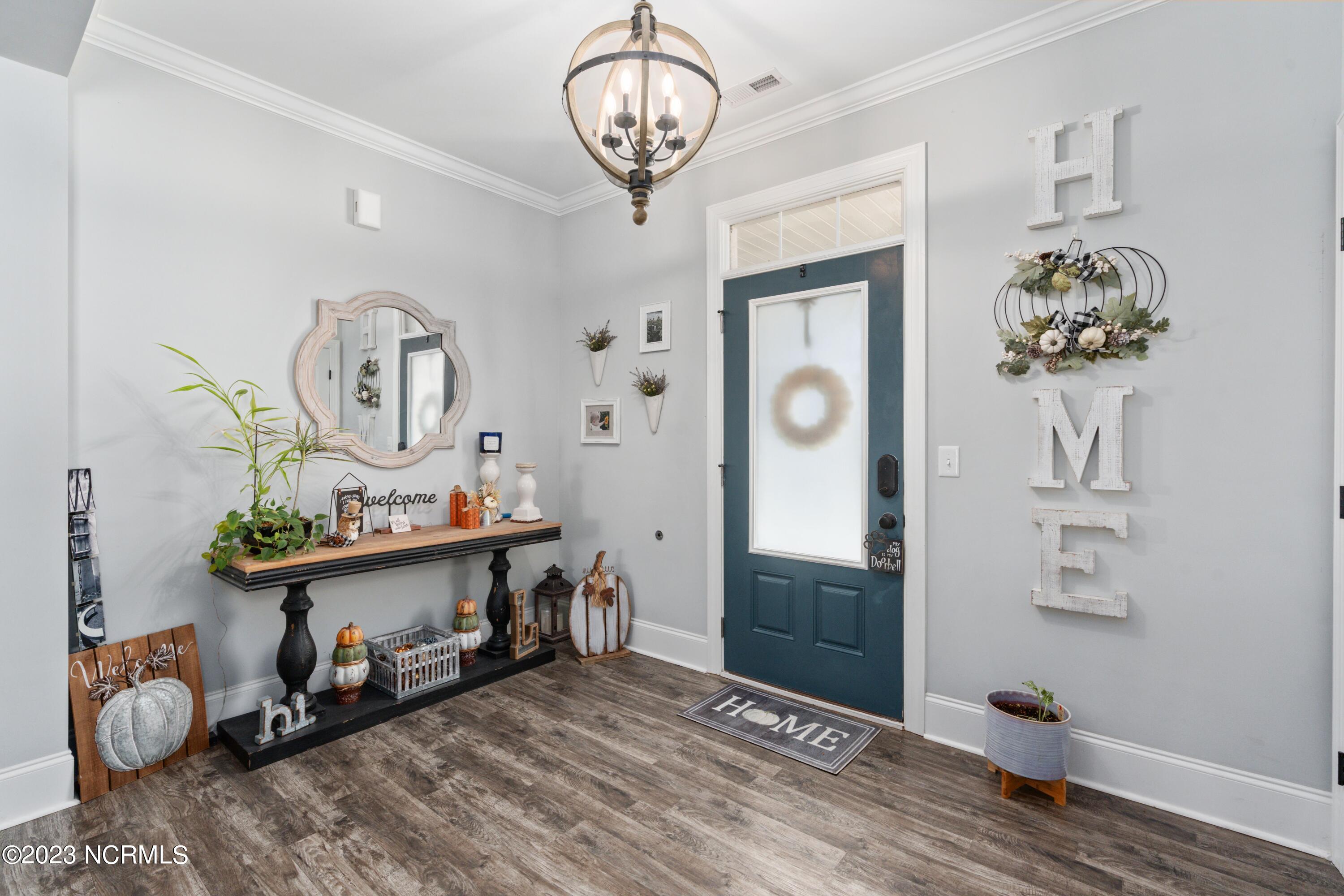 2364 Lakeside Circle