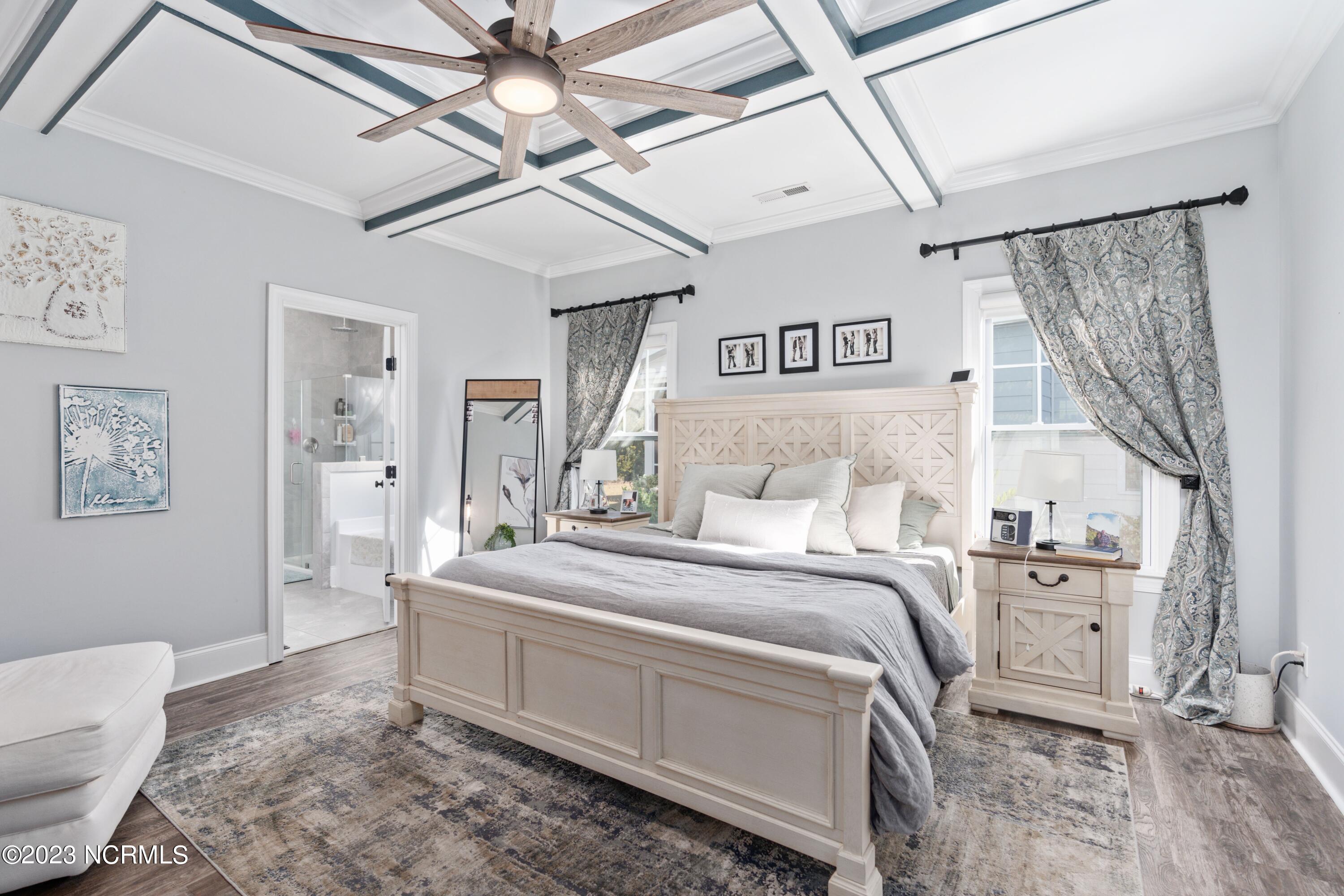 2364 Lakeside Circle