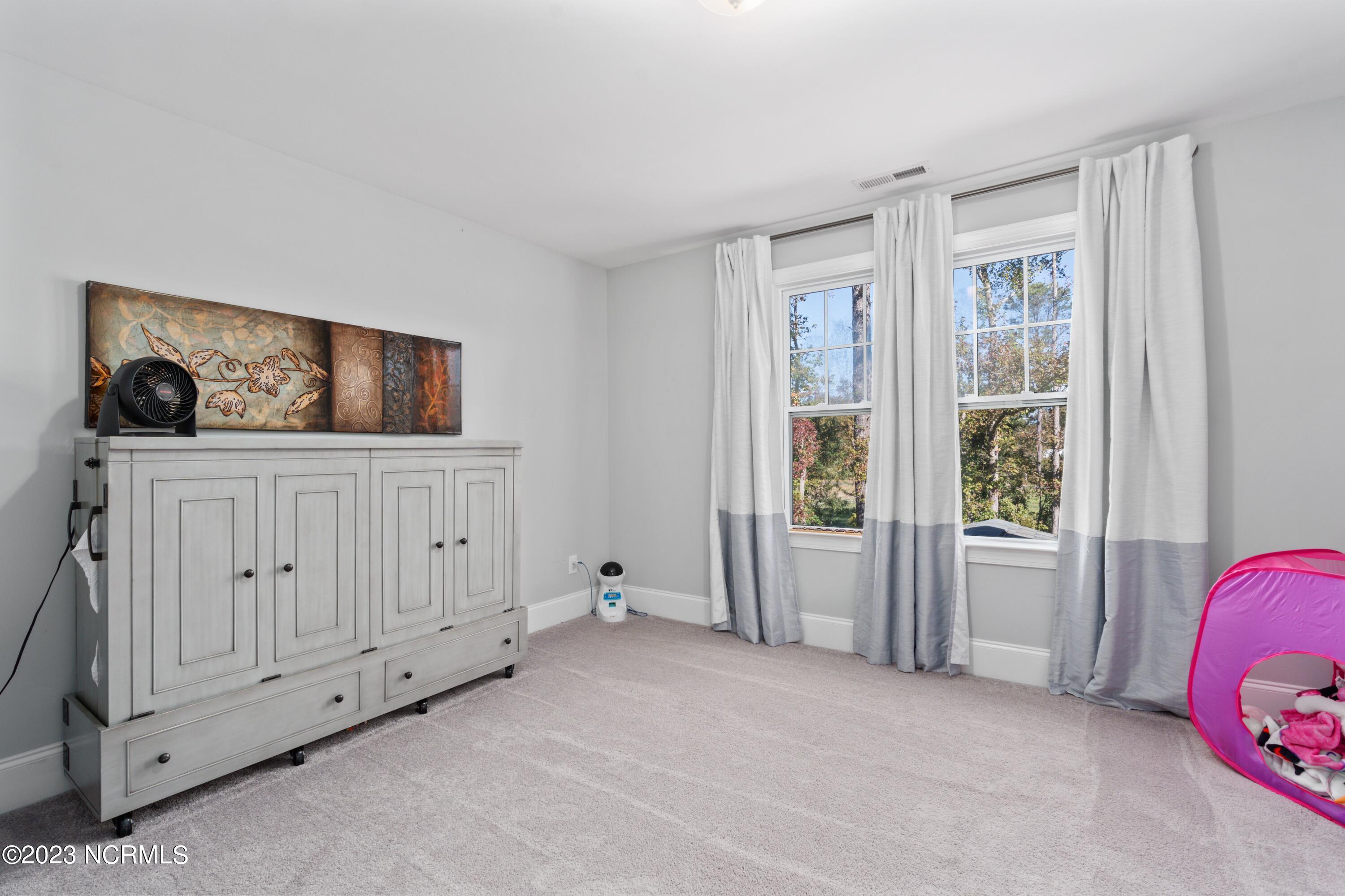 2364 Lakeside Circle