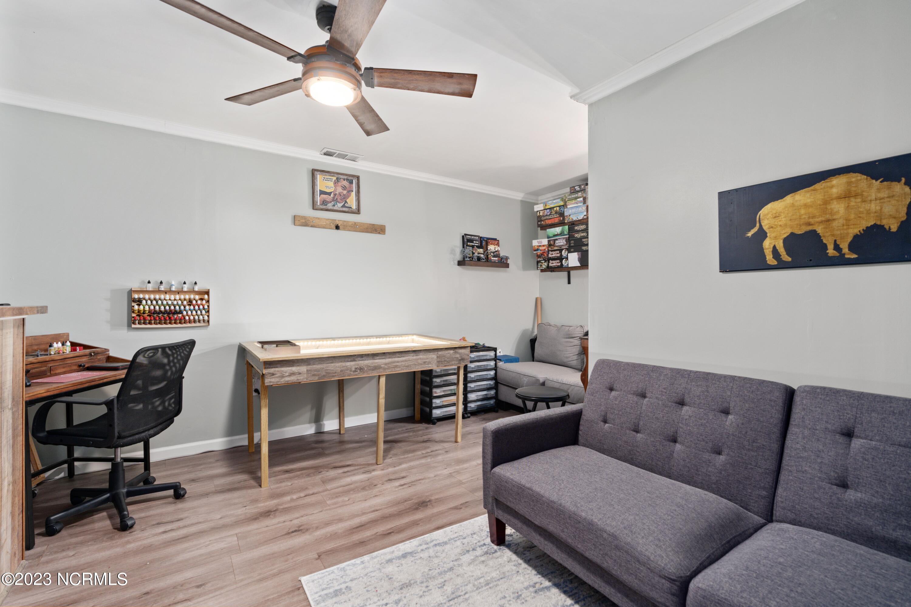 2364 Lakeside Circle