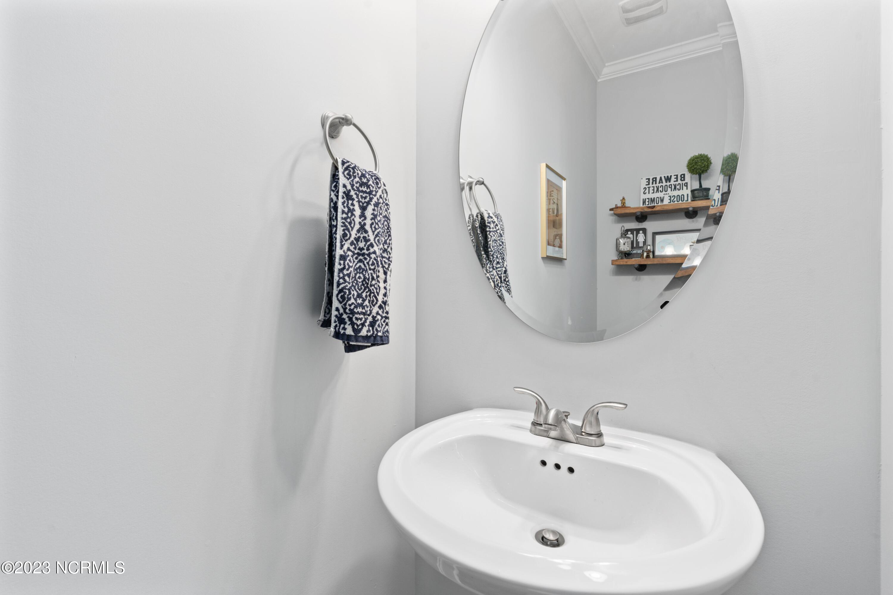 2364 Lakeside Circle